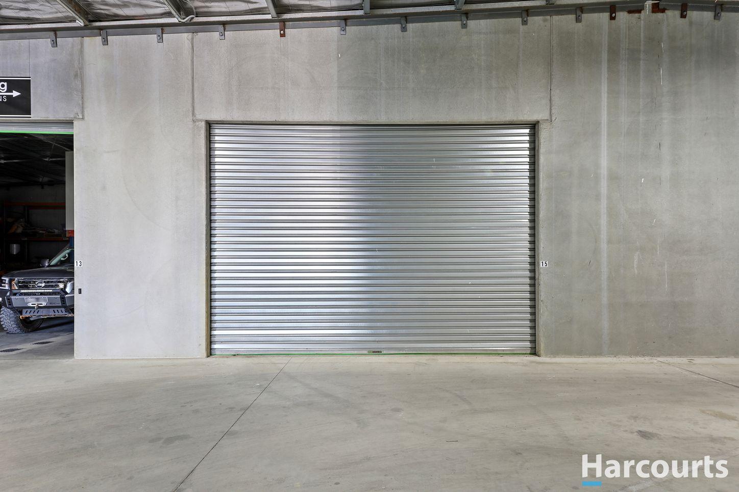 Prop-GPT: House: VIC Pakenham, VIC 3810 Victoria 3810