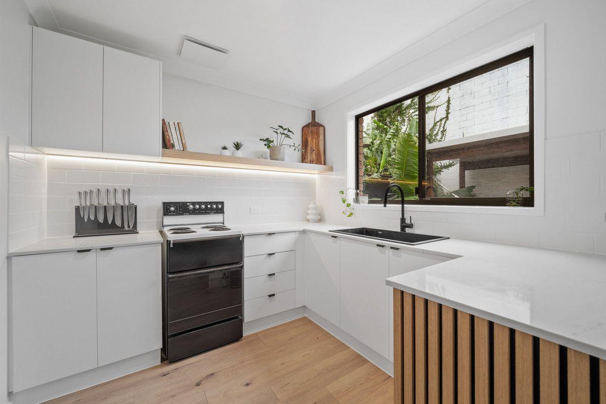 Prop-GPT: Property: QLD Miami, QLD 4220 Queensland 4220
