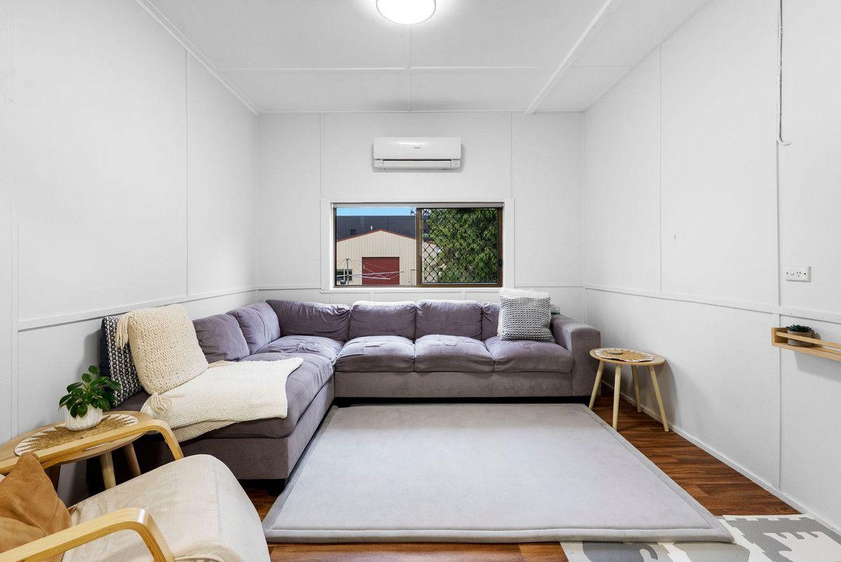 Prop-GPT: House: QLD Strathpine, QLD 4500 Queensland 4500