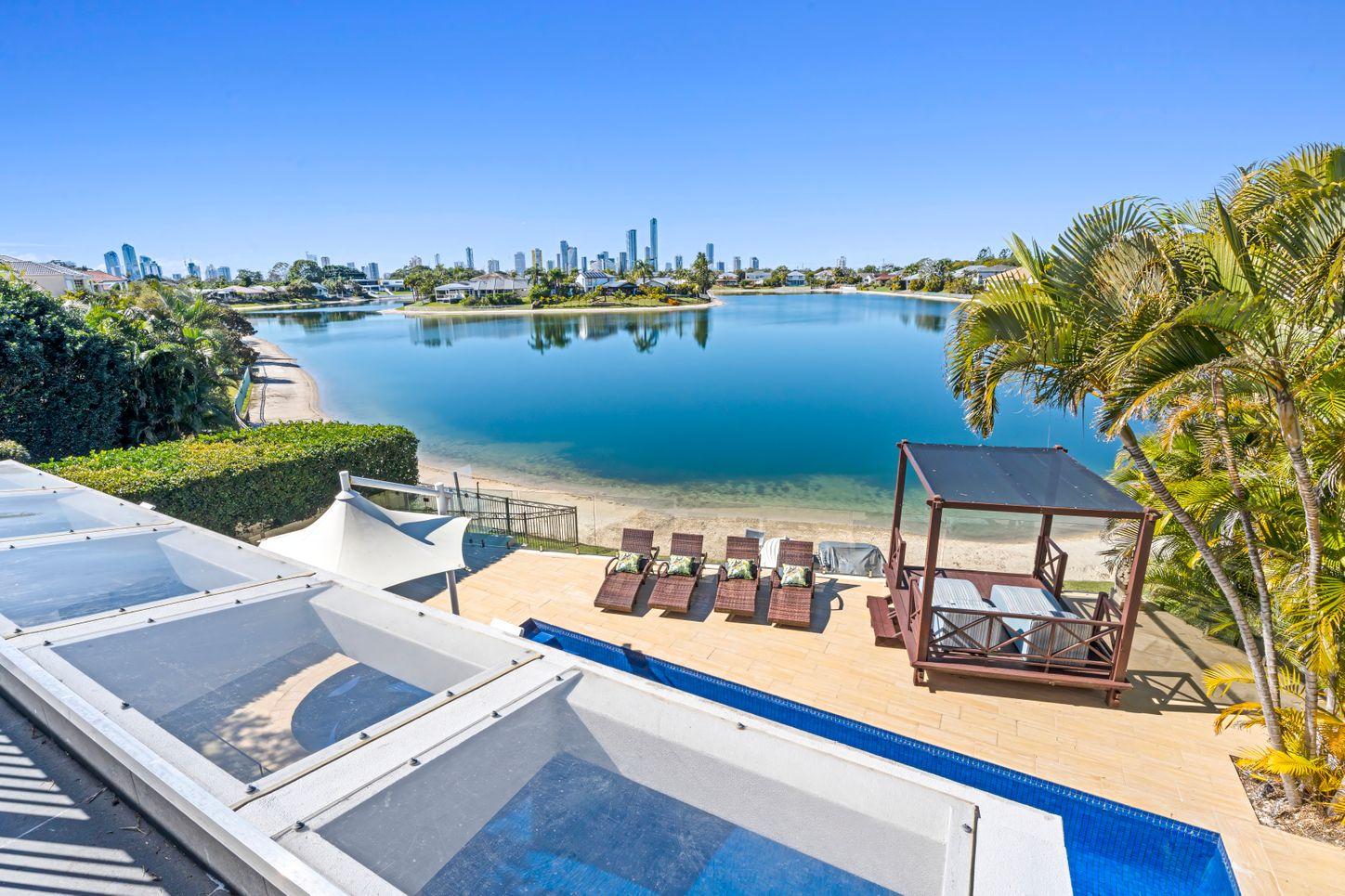 Prop-GPT: House: QLD Broadbeach Waters, QLD 4218 Queensland 4218