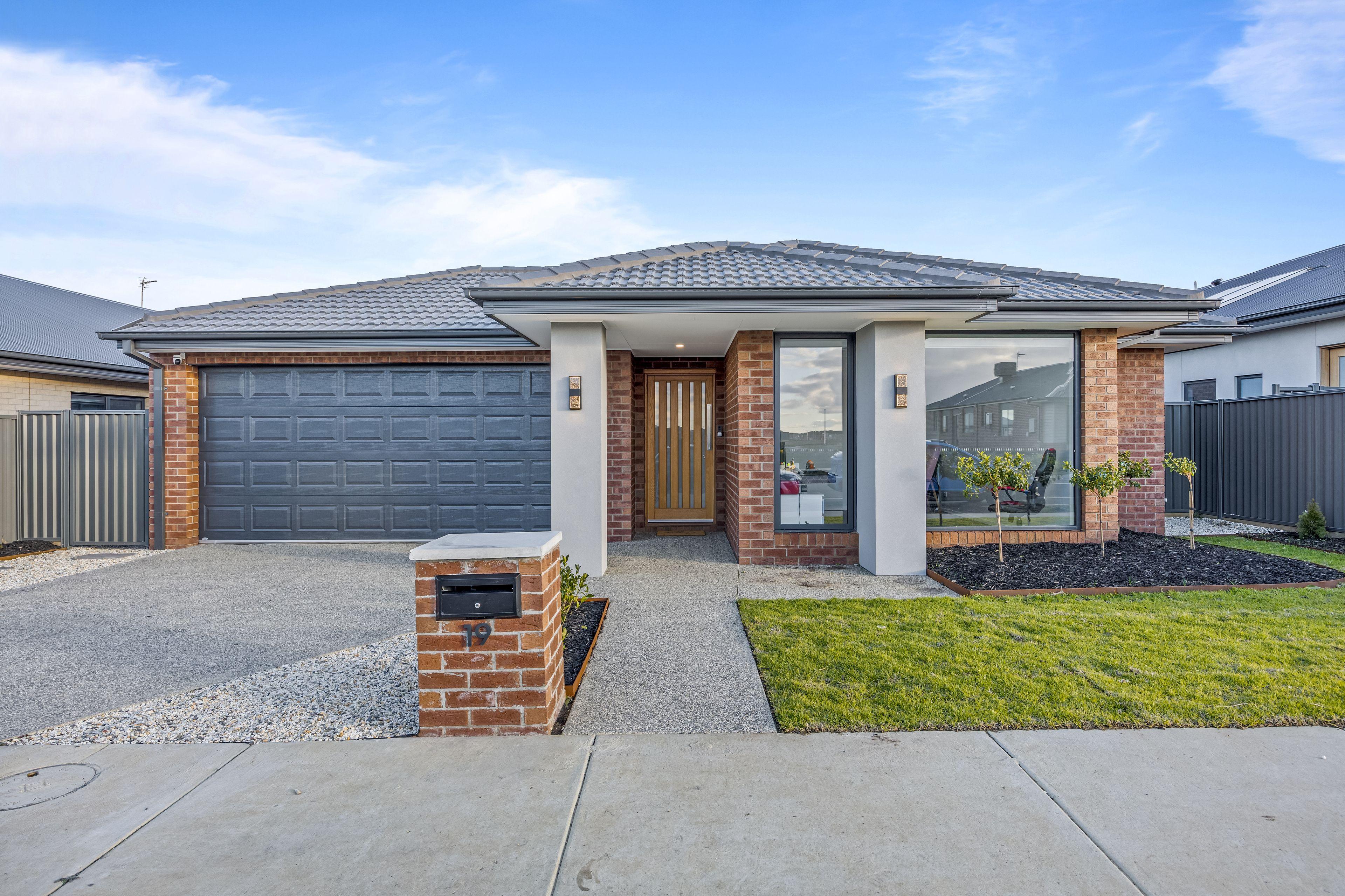 Prop-GPT: House:   Home For Sale