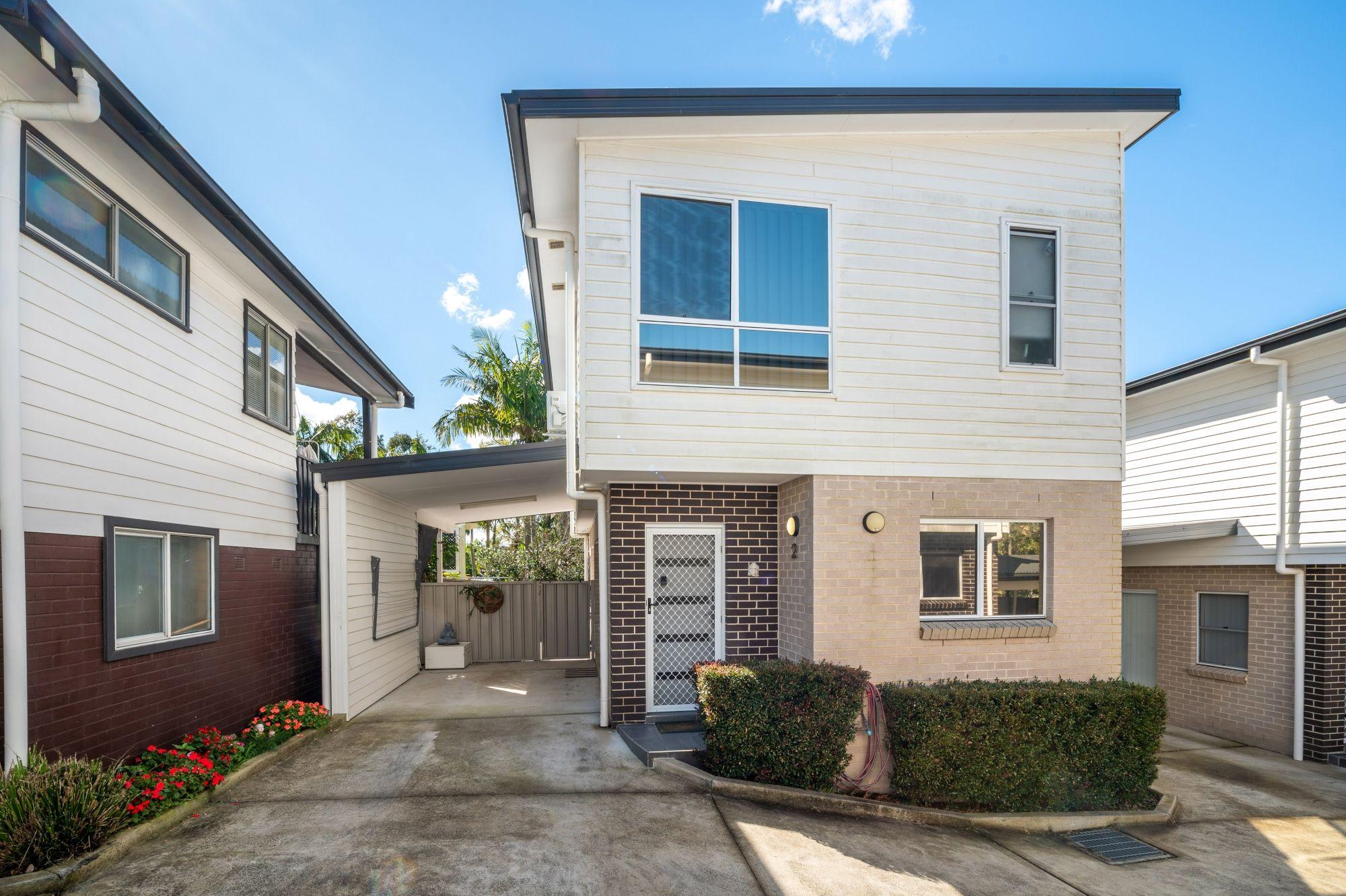 Prop-GPT: Townhouse: NSW Mount Hutton, NSW 2290 Home For Sale
