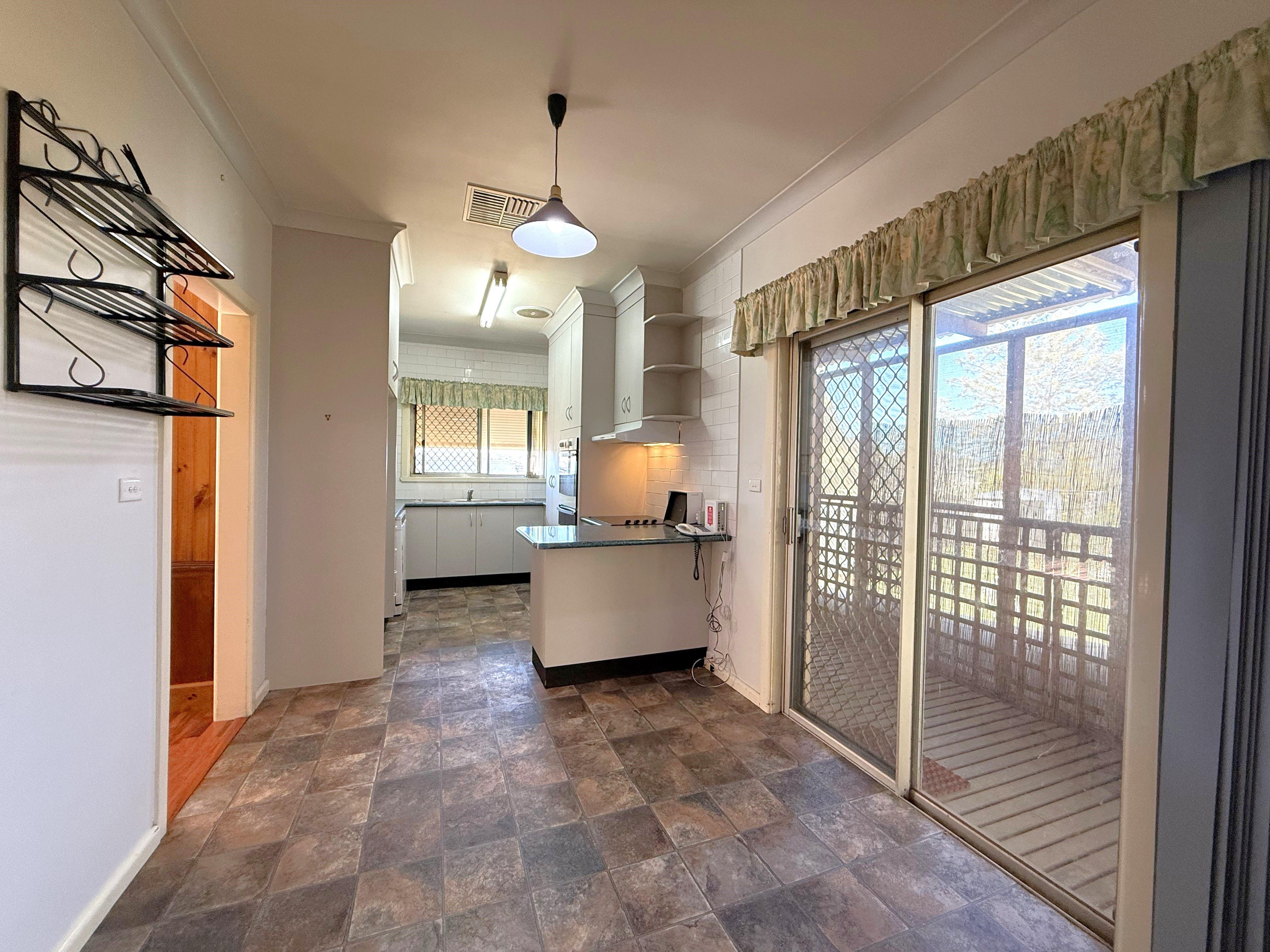 House for Sale: Young, NSW 2594, NSW, 2594