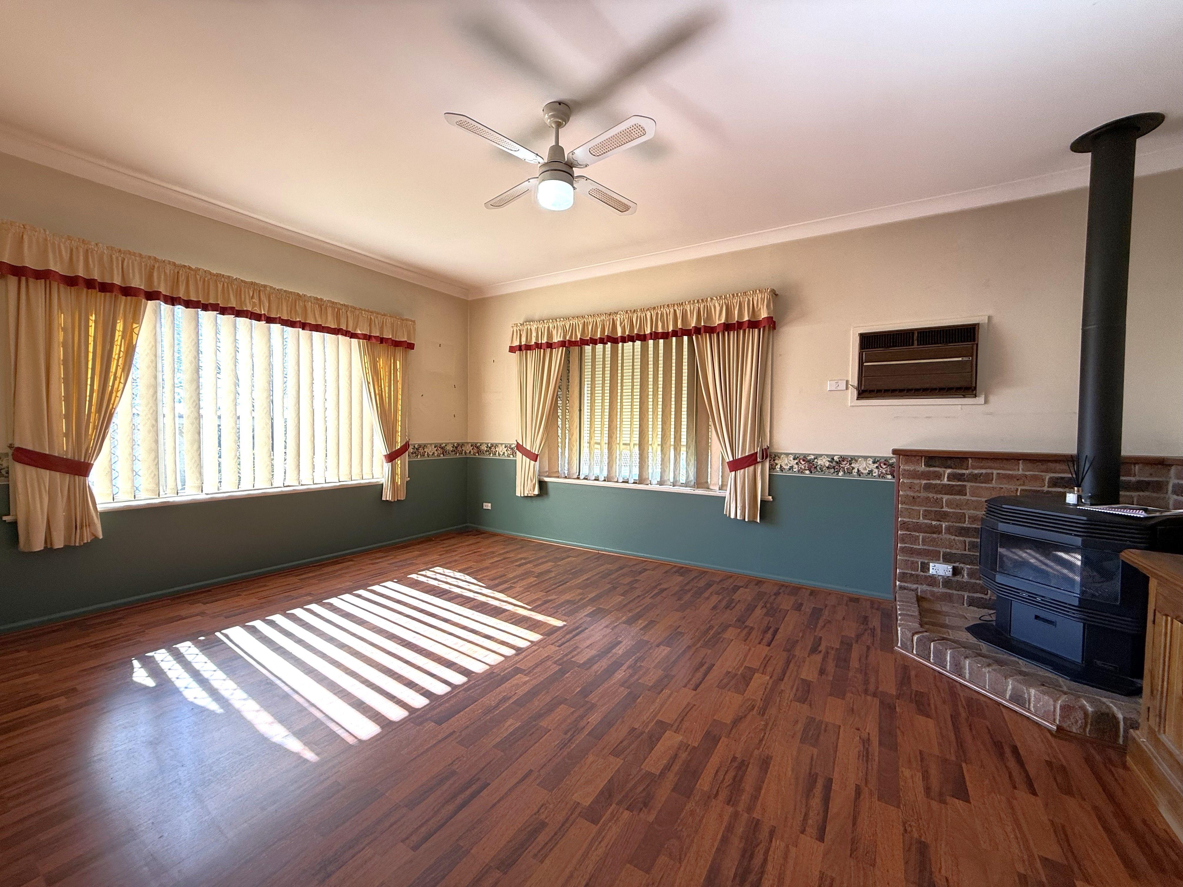 House for Sale: Young, NSW 2594, NSW, 2594