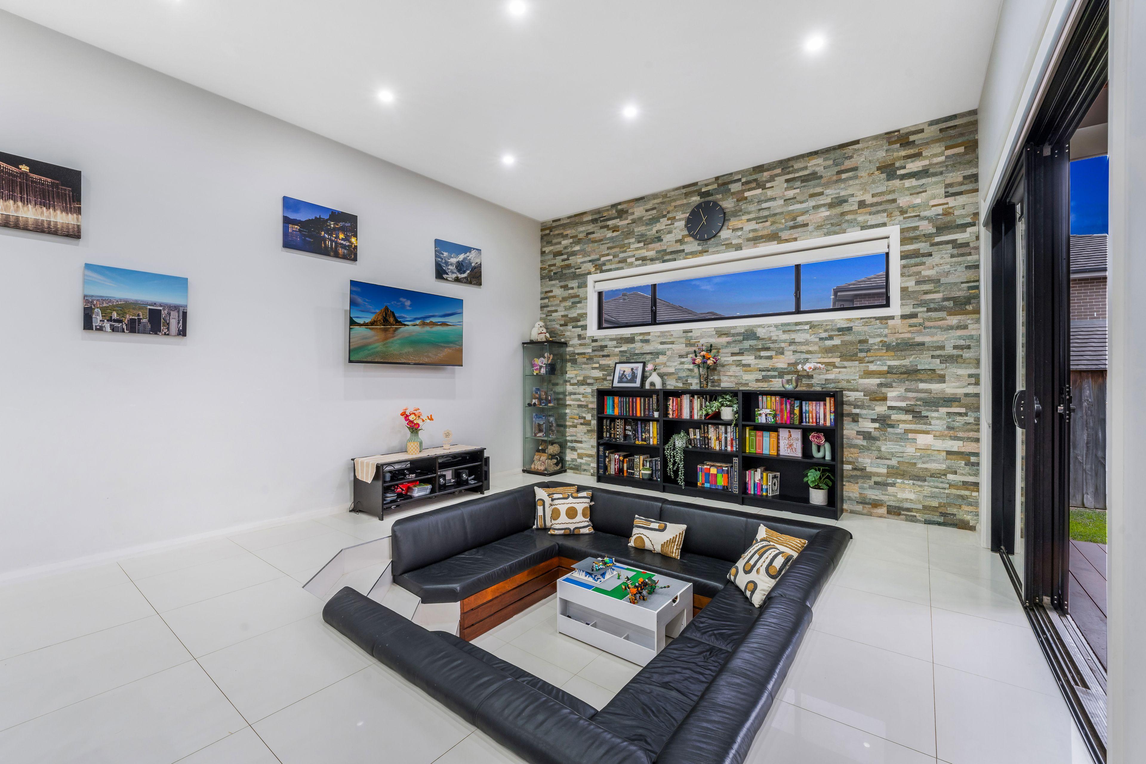 House for Sale: Carnes Hill, NSW 2171, NSW, 2171