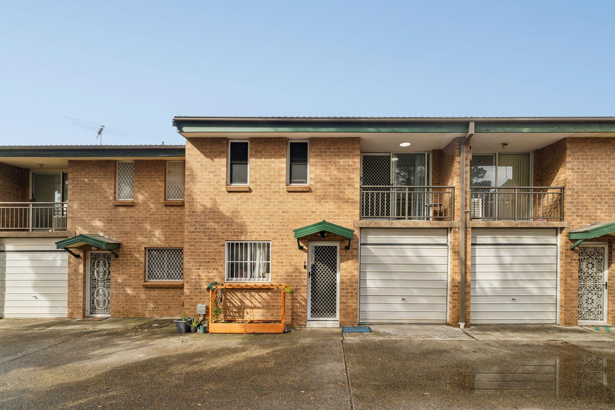 Prop-GPT: Townhouse: NSW Greenacre, NSW 2190 Home For Sale