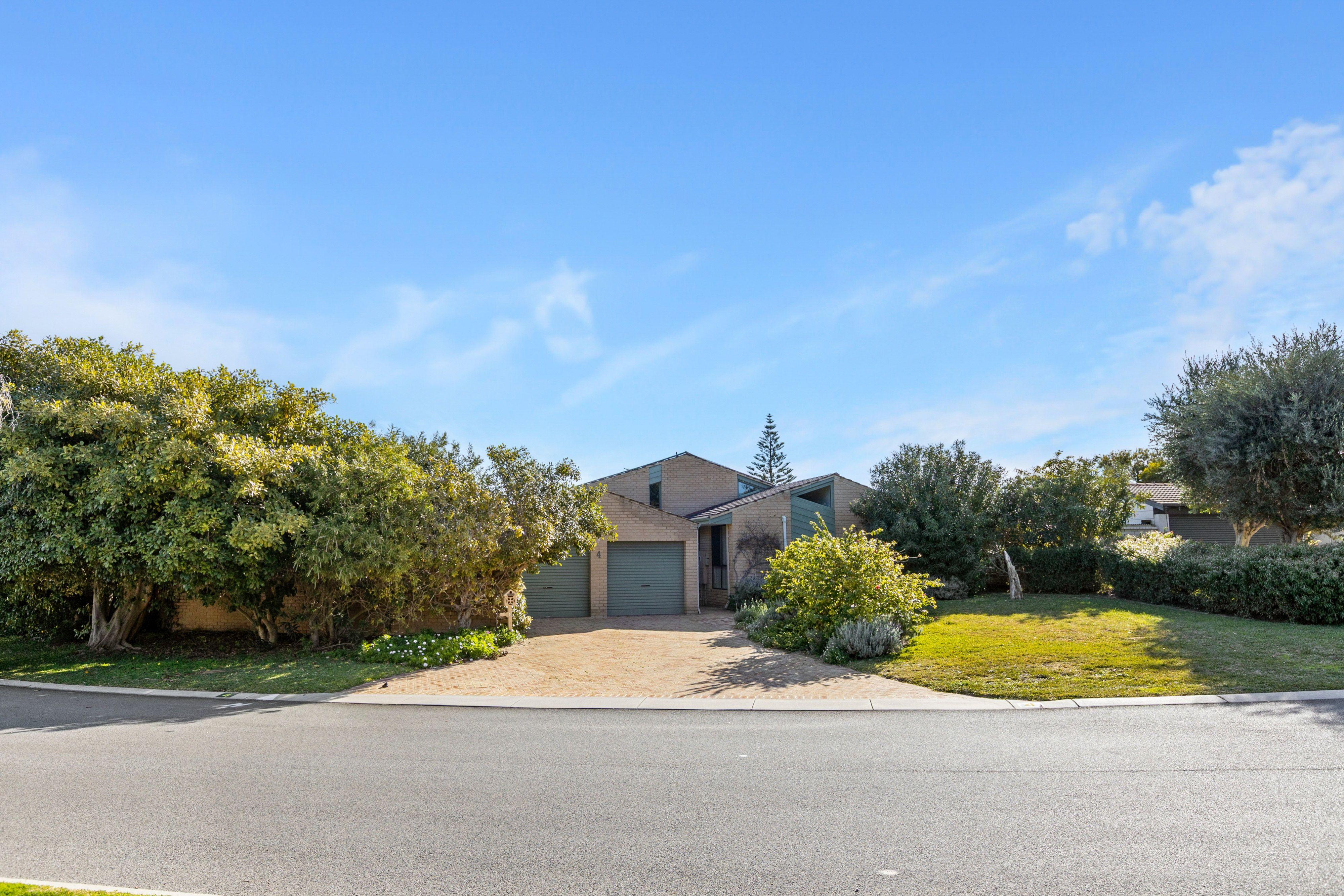 House for Sale: Kallaroo, WA 6025, WA, 6025