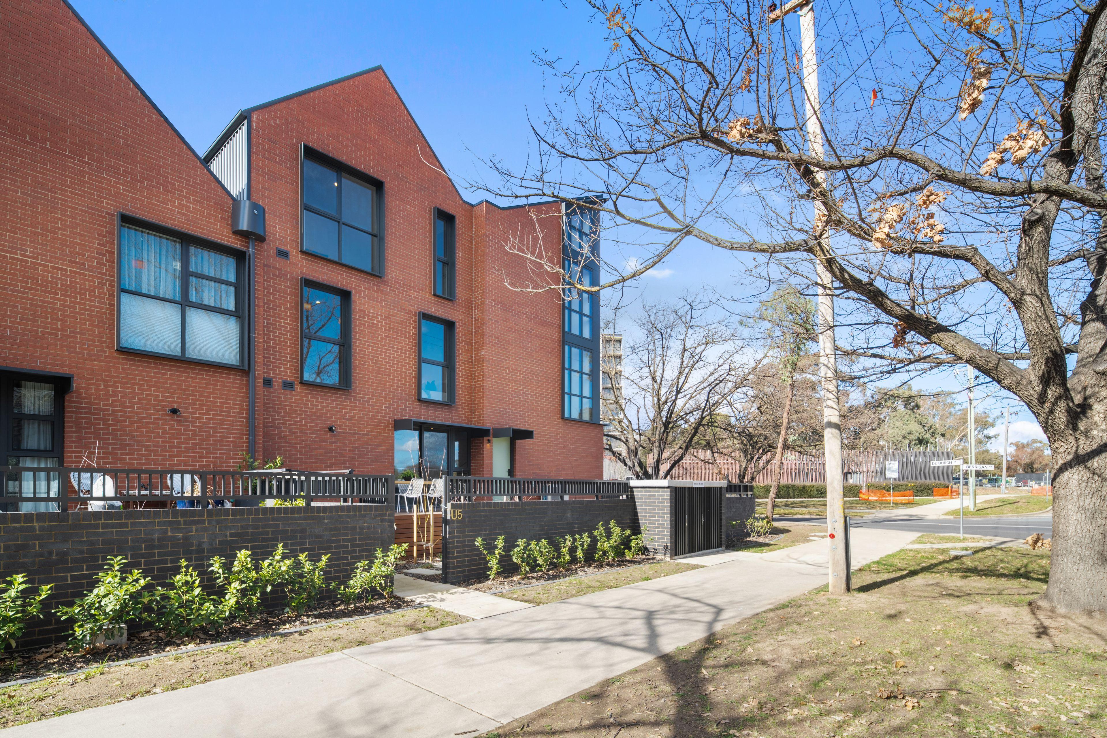 Townhouse for Sale: Lyneham, ACT 2602, ACT, 2602