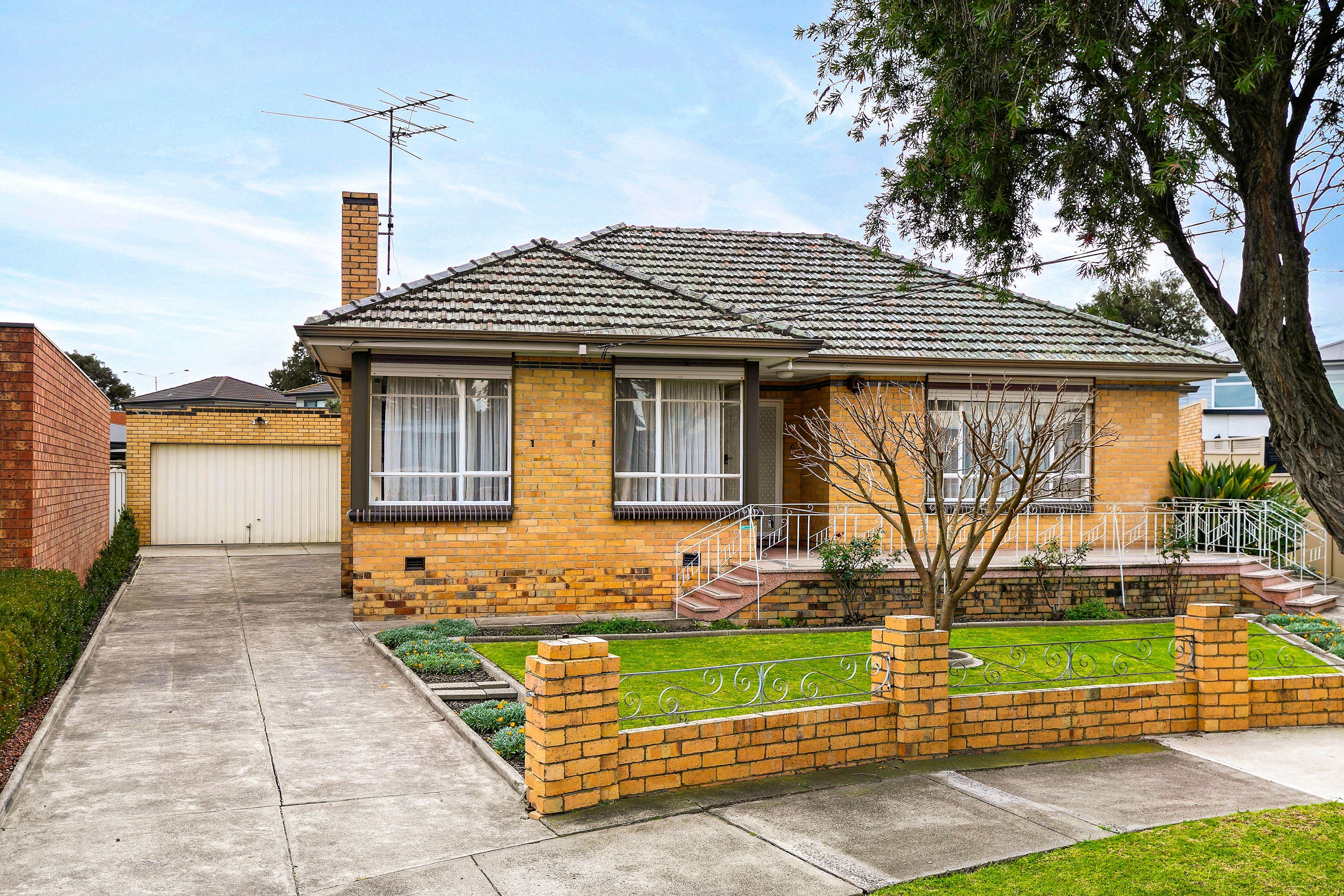 Prop-GPT: House: VIC Fawkner, VIC 3060 Home For Sale