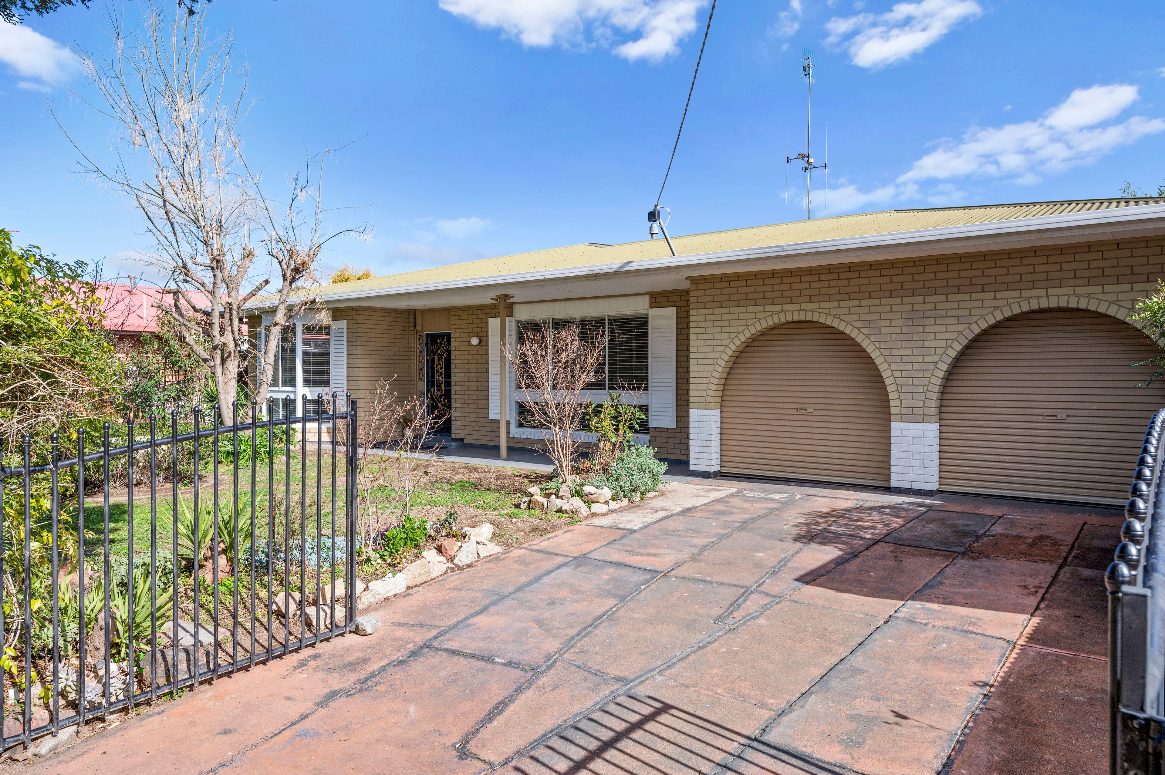Prop-GPT: House: VIC Benalla, VIC 3672 Home For Sale