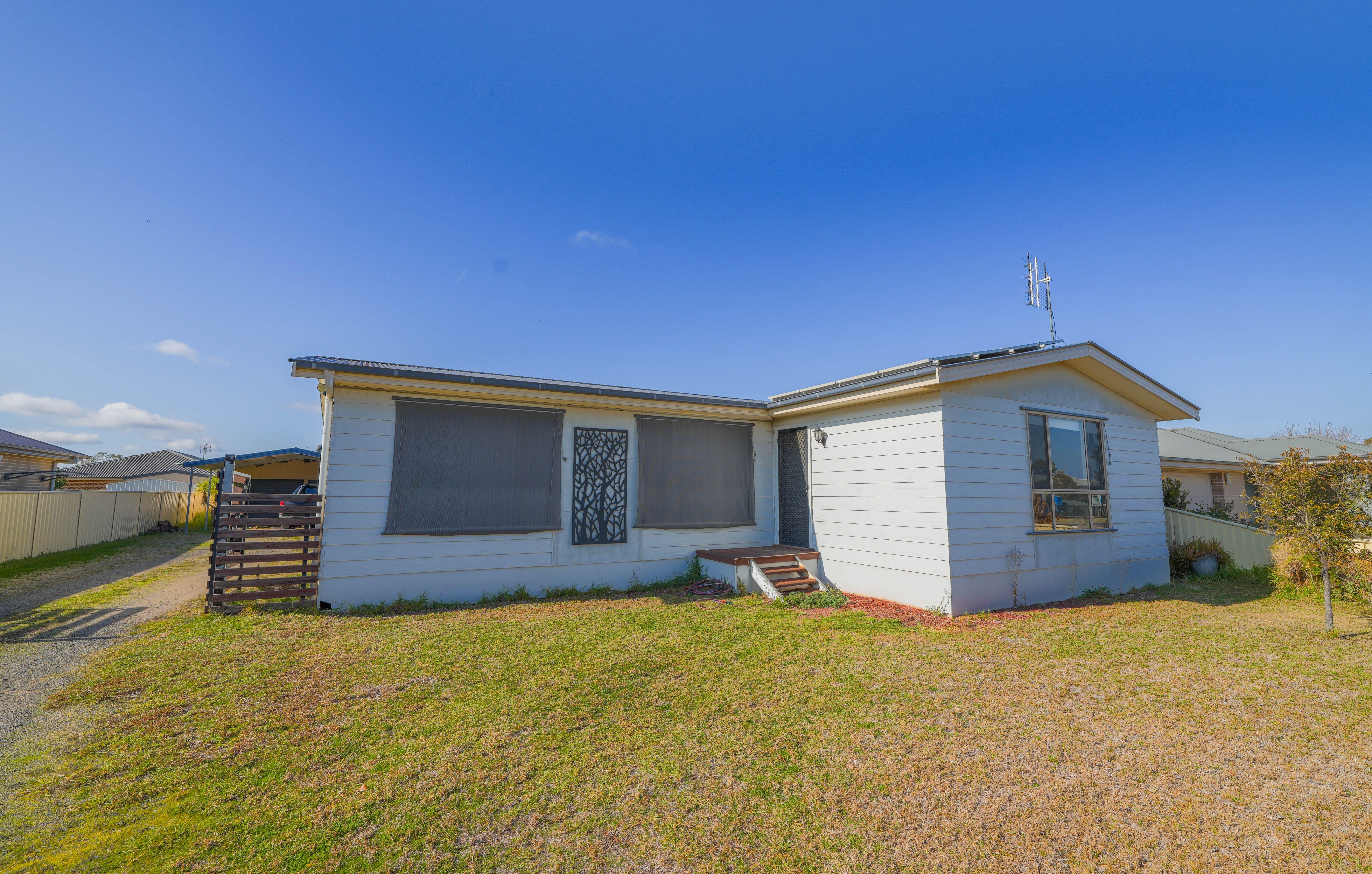 Prop-GPT: House: NSW Forbes, NSW 2871 Home For Sale