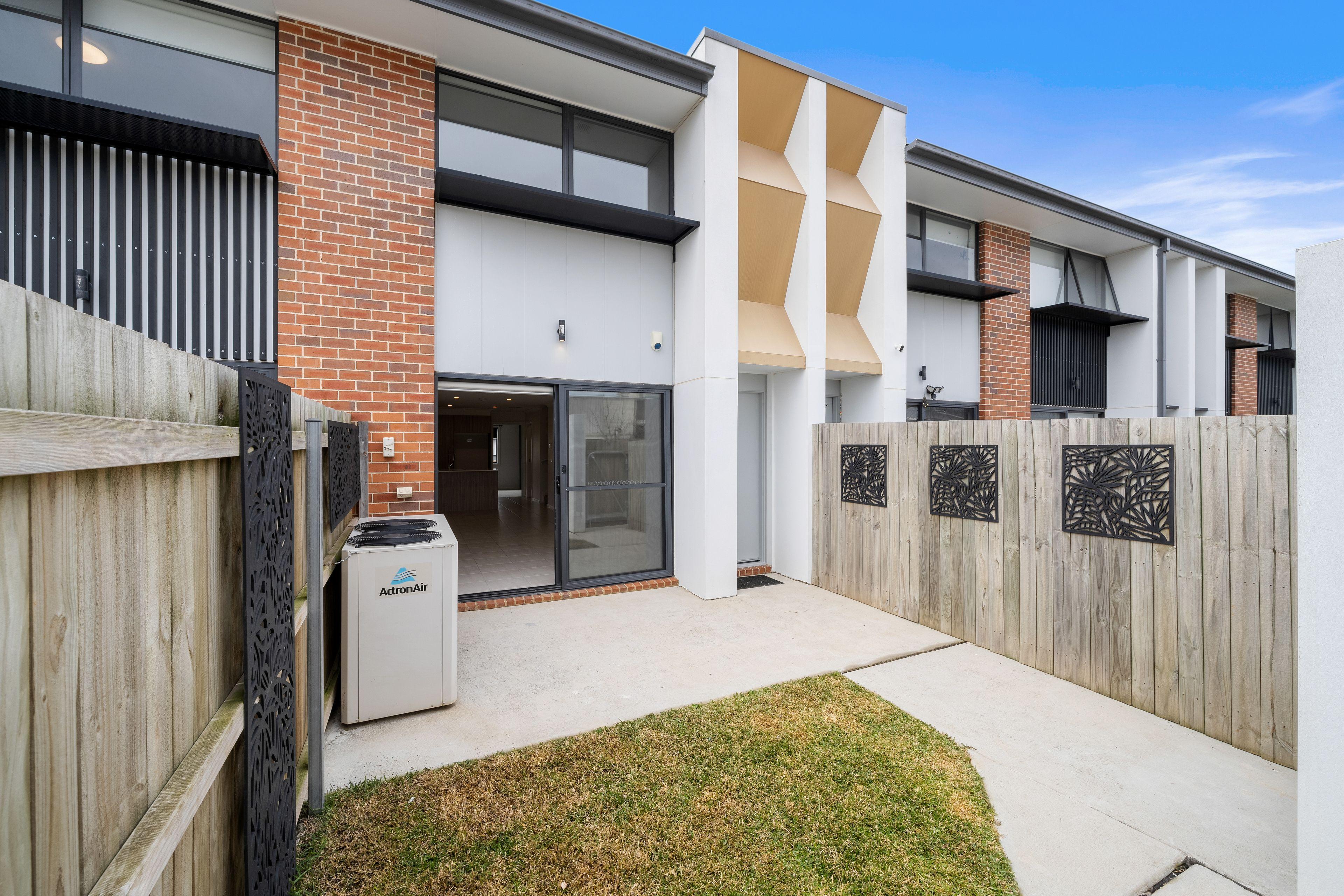 Townhouse for Sale: Moncrieff, ACT 2914, ACT, 2914