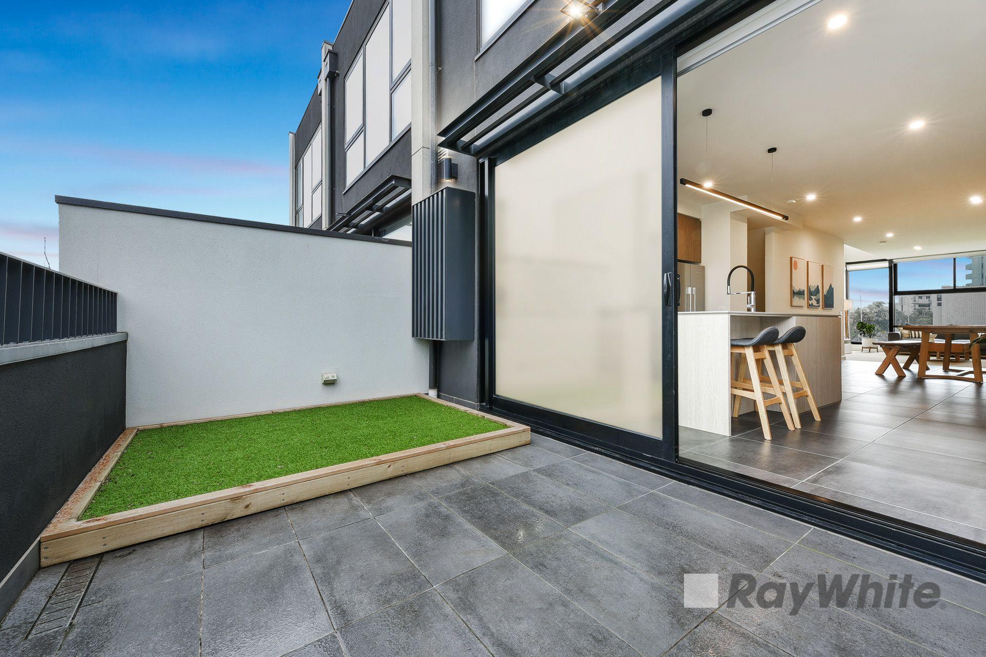Townhouse for Sale: Dandenong, VIC 3175, VIC, 3175