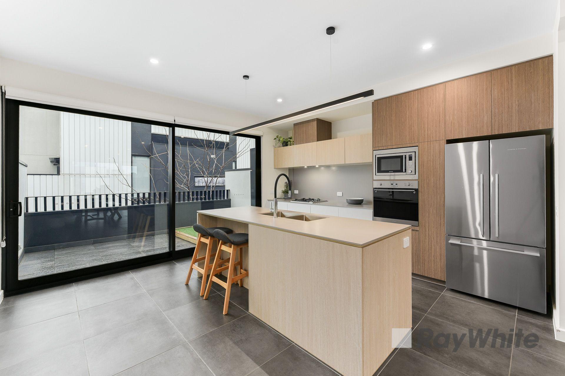 Townhouse for Sale: Dandenong, VIC 3175, VIC, 3175