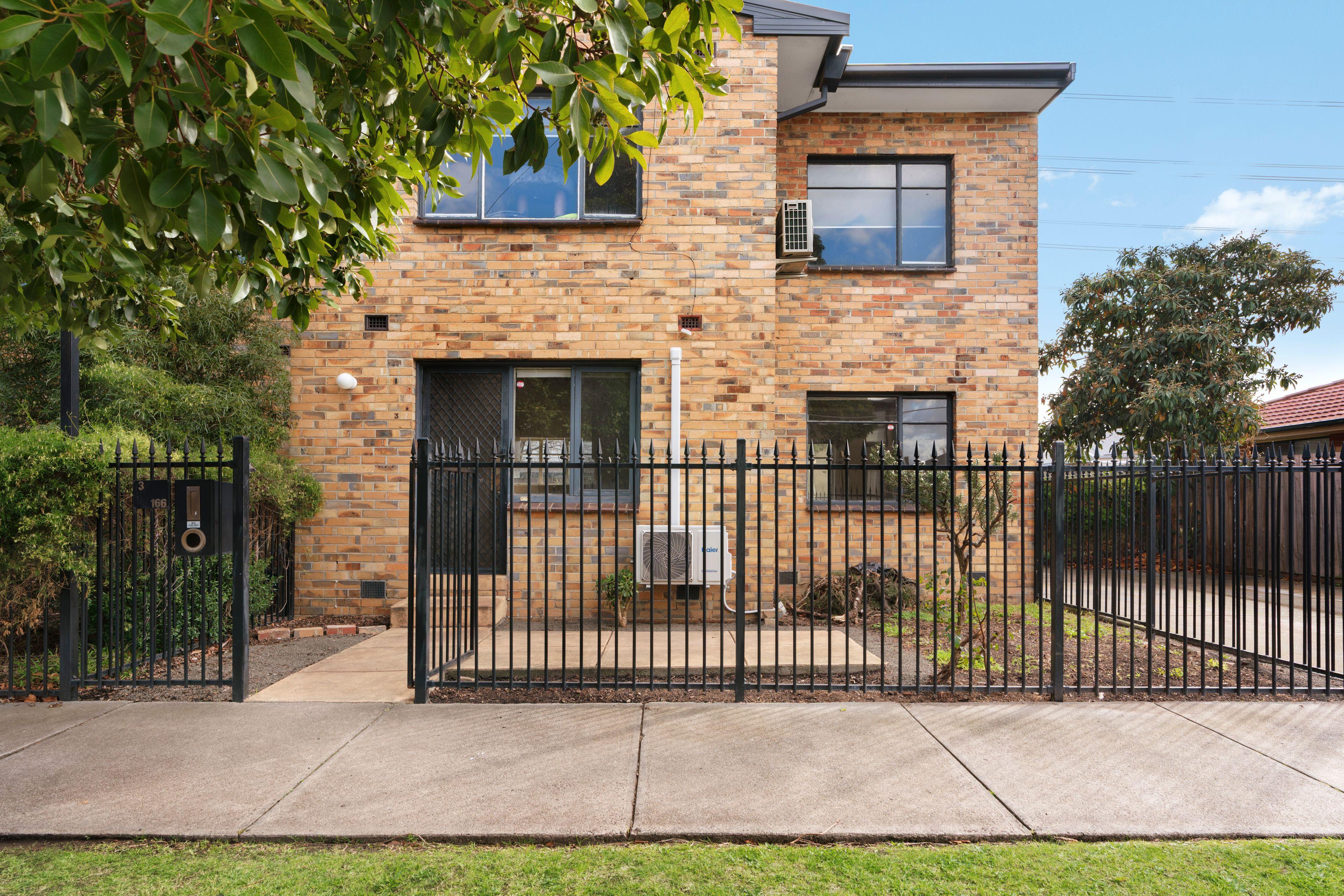Prop-GPT: Unit: VIC Reservoir, VIC 3073 Home For Sale