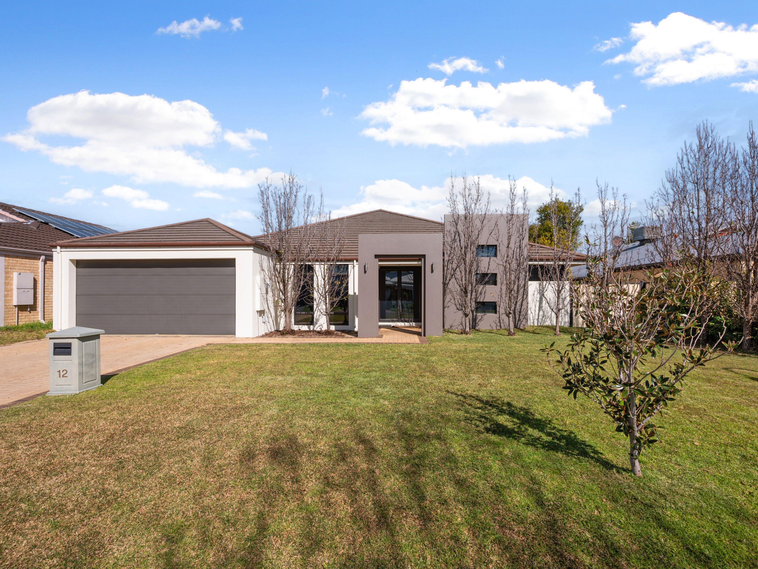 House for Sale: Canning Vale, WA 6155, WA, 6155