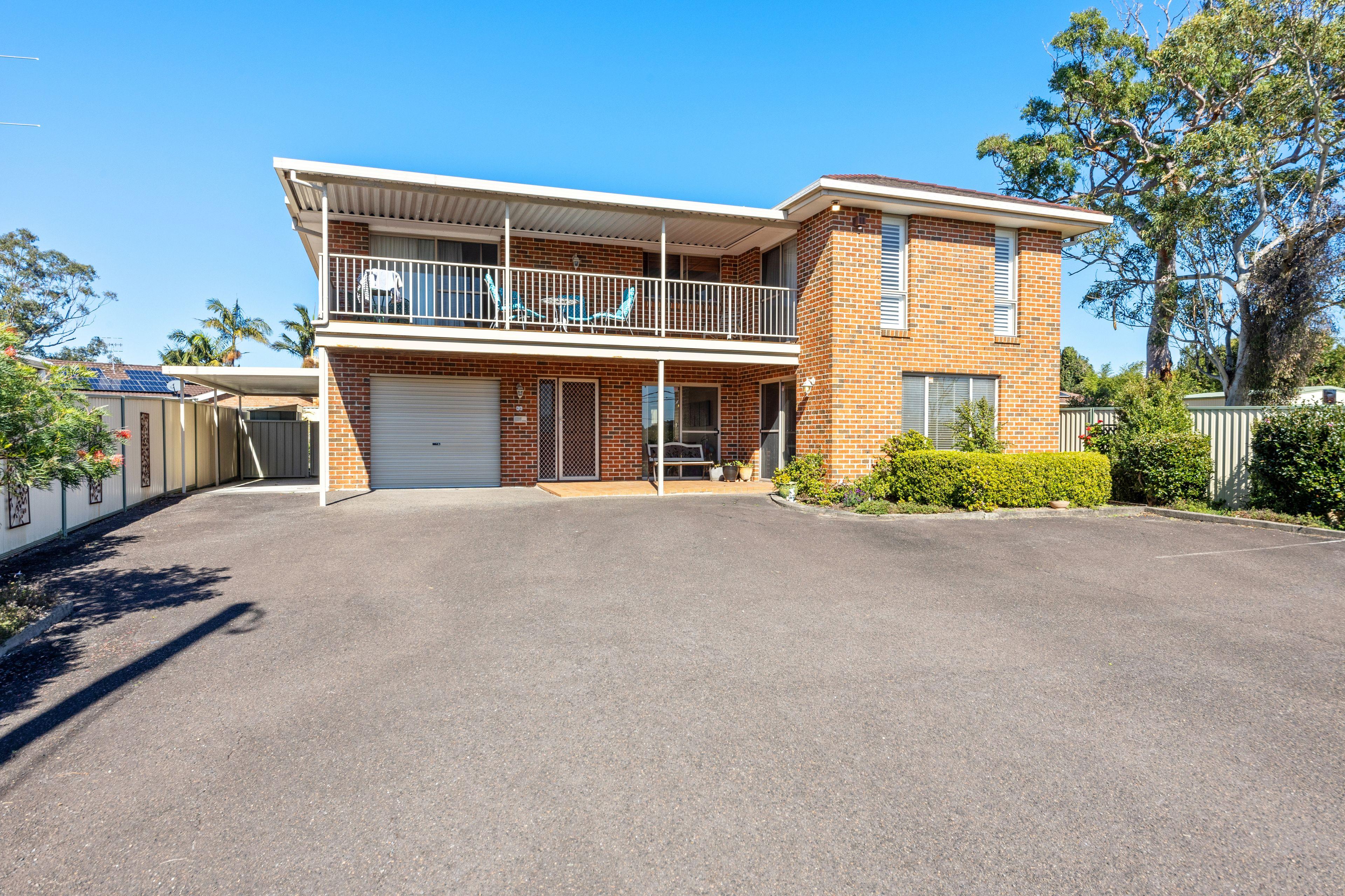 Prop-GPT: House: NSW Lake Haven, NSW 2263 Home For Sale