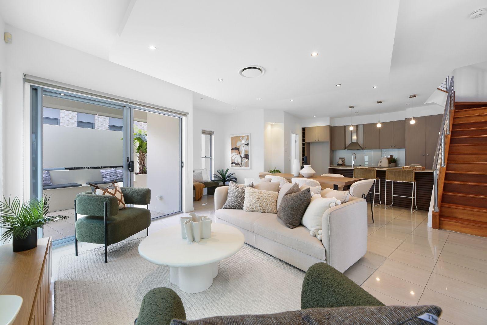 Prop-GPT: House: QLD Varsity Lakes, QLD 4227 Home For Sale