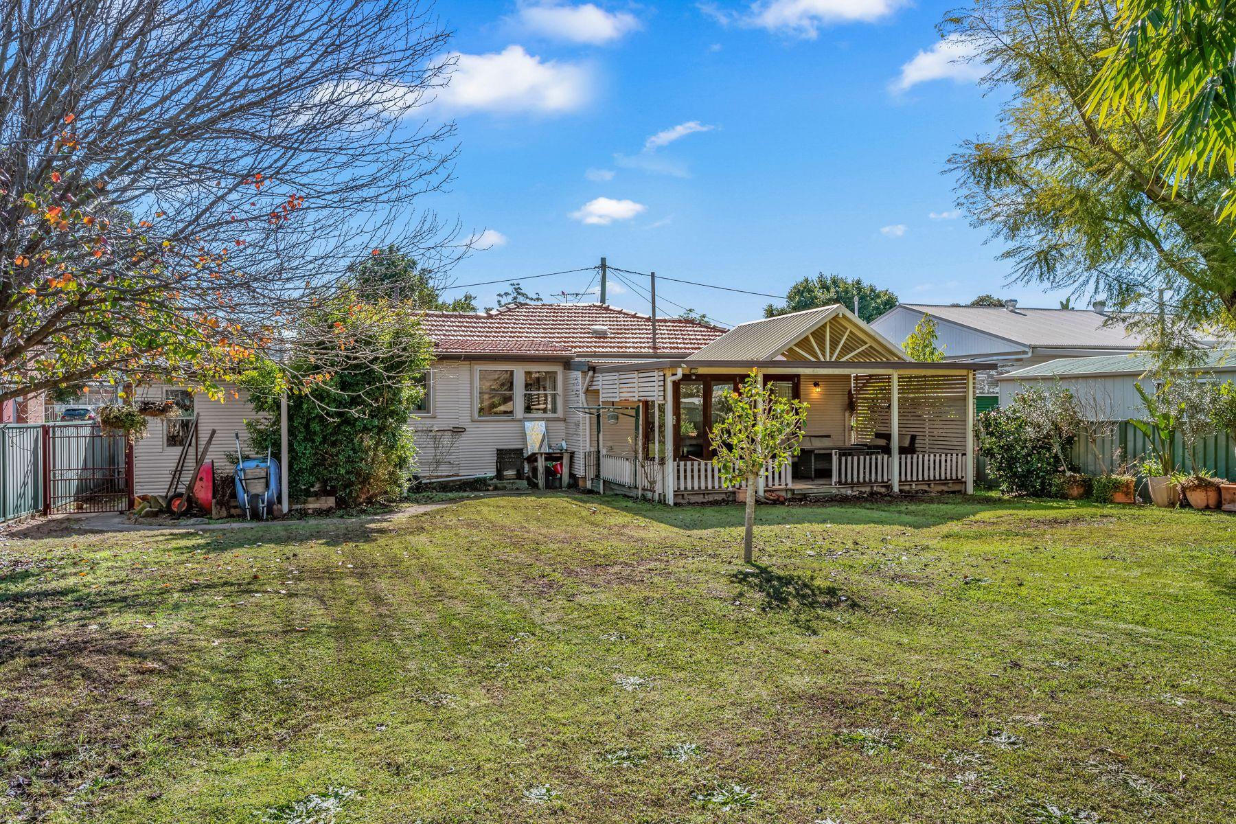 House for Sale: Singleton, NSW 2330, NSW, 2330