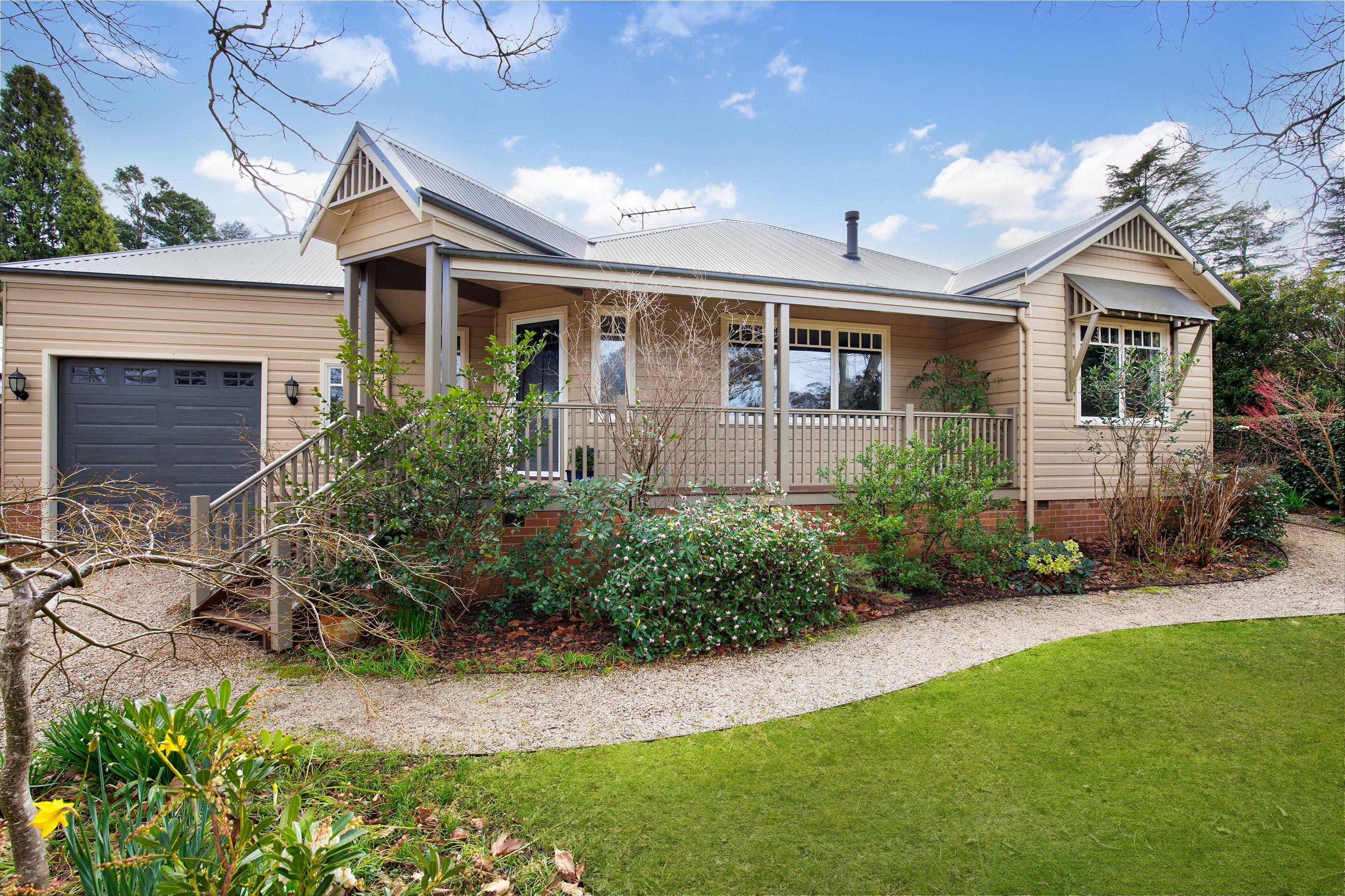 Prop-GPT: House: NSW Blackheath, NSW 2785 Home For Sale