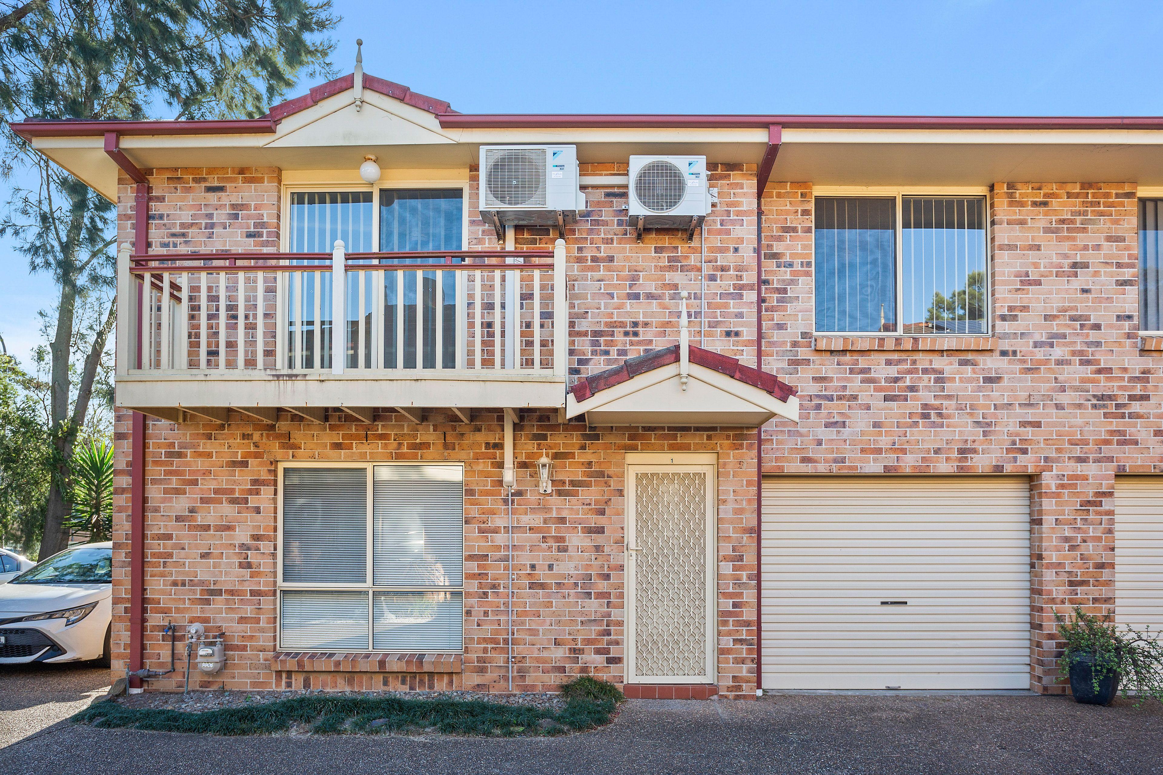 Prop-GPT: Townhouse: NSW Albion Park Rail, NSW 2527 Home For Sale