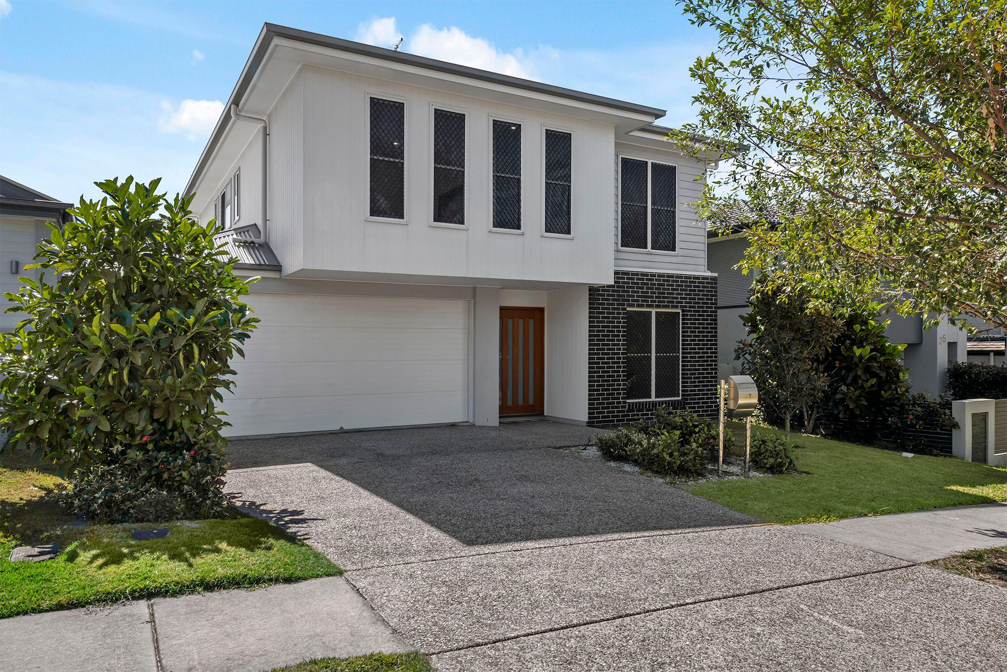 Prop-GPT: House: QLD Bridgeman Downs, QLD 4035 Home For Sale