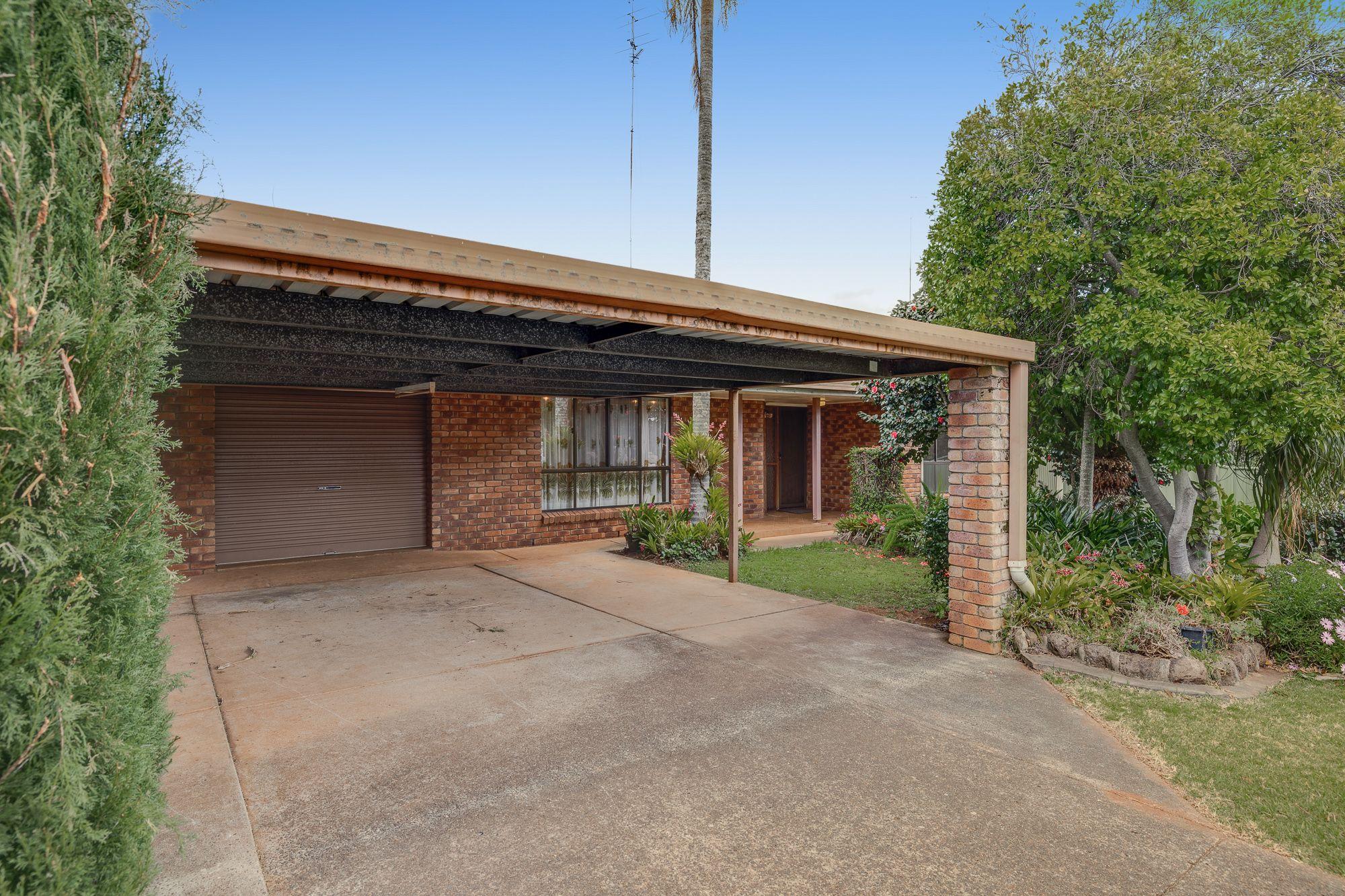 House for Sale: Kearneys Spring, QLD 4350, QLD, 4350