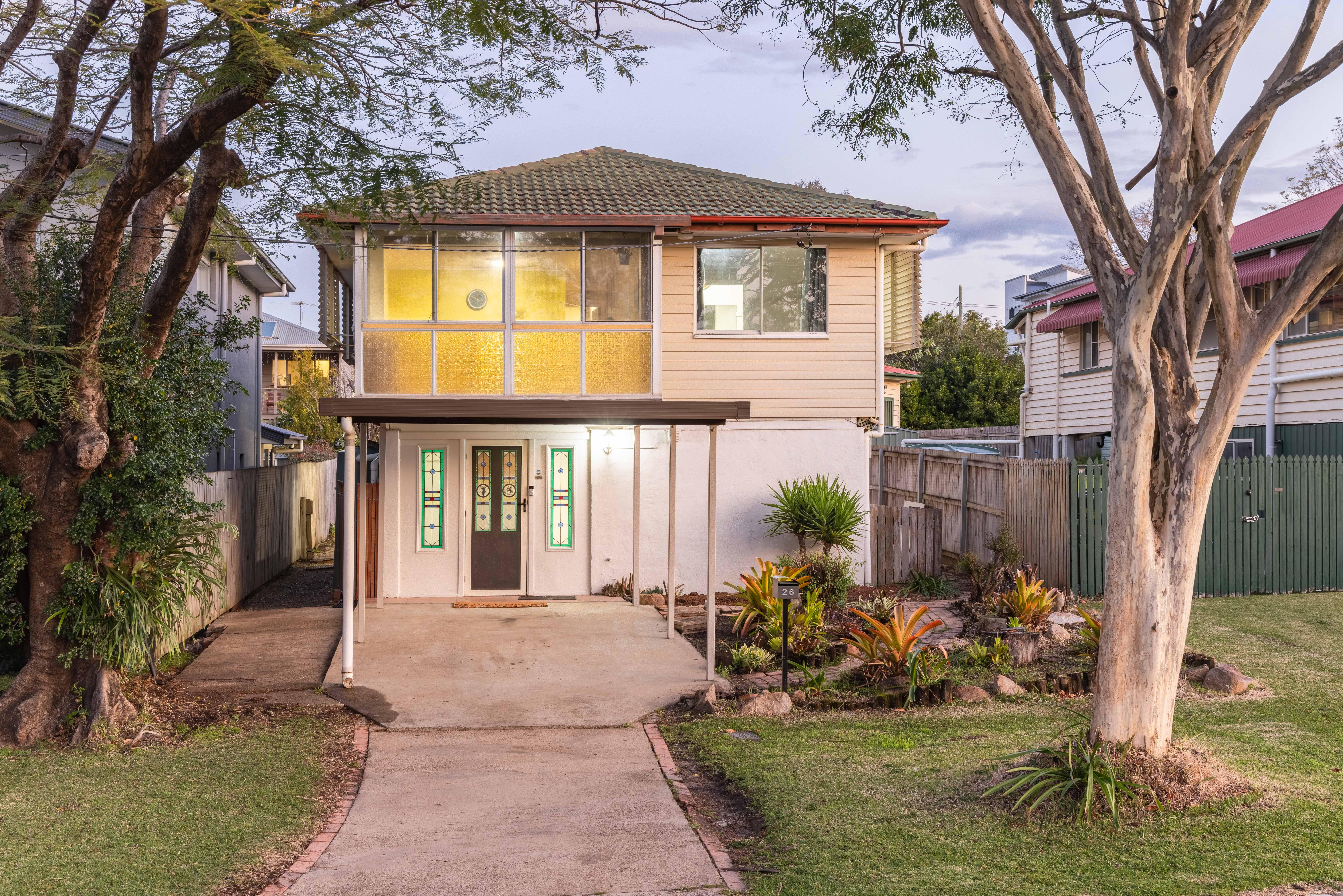 Prop-GPT: House: QLD Oxley, QLD 4075 Home For Sale