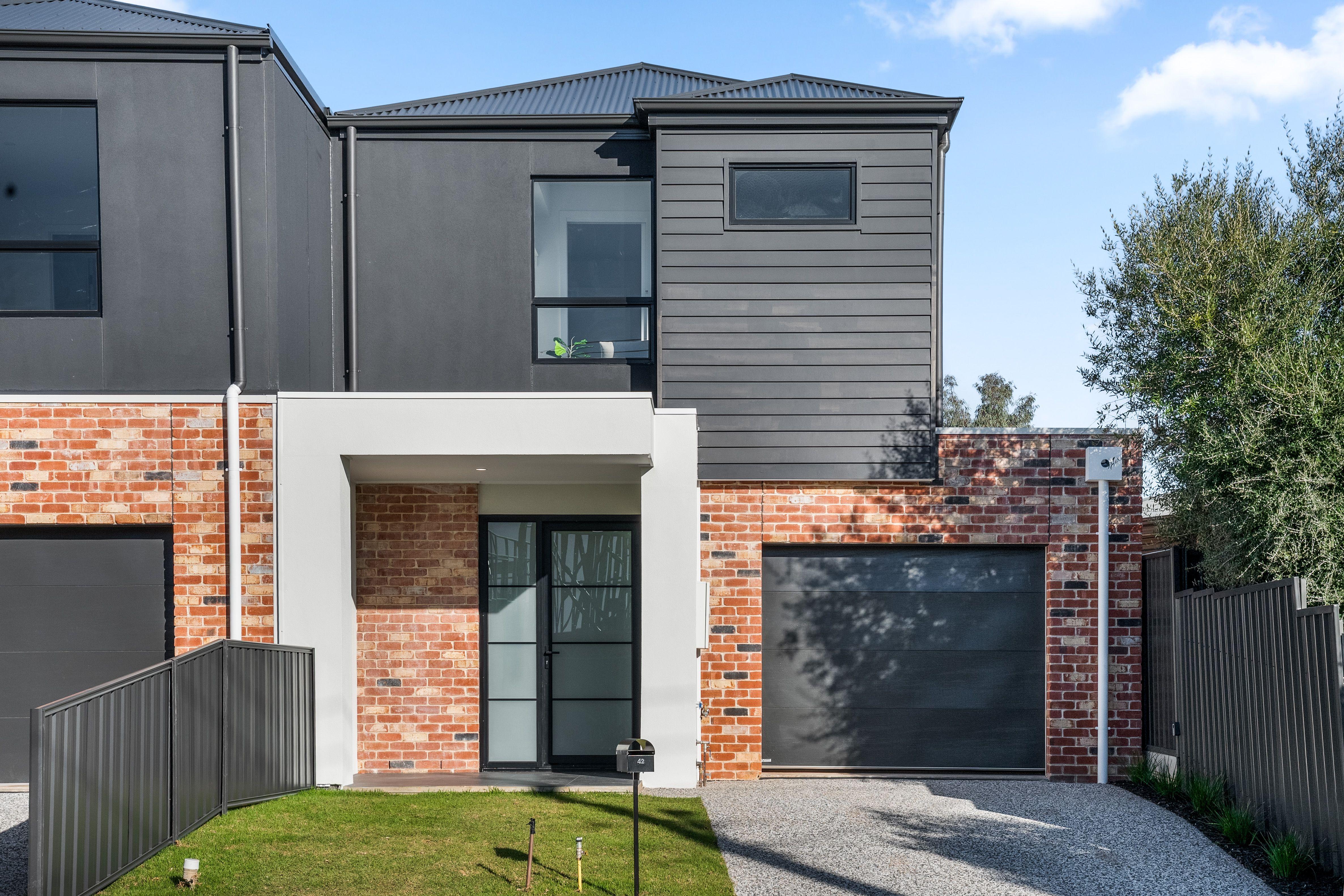 Prop-GPT: Townhouse: SA Clovelly Park, SA 5042 Home For Sale