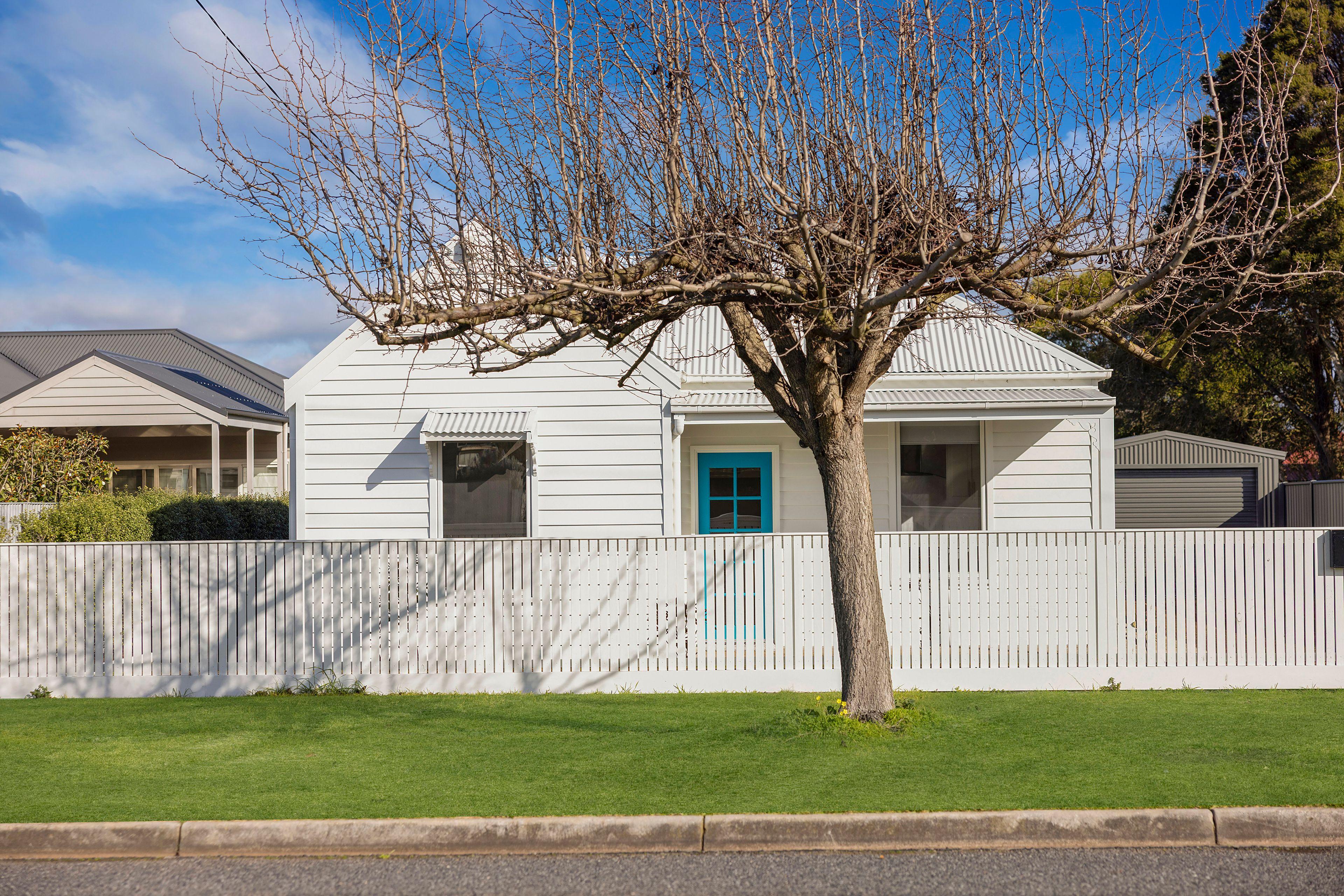 Prop-GPT: House: VIC Cobden, VIC 3266 Home For Sale