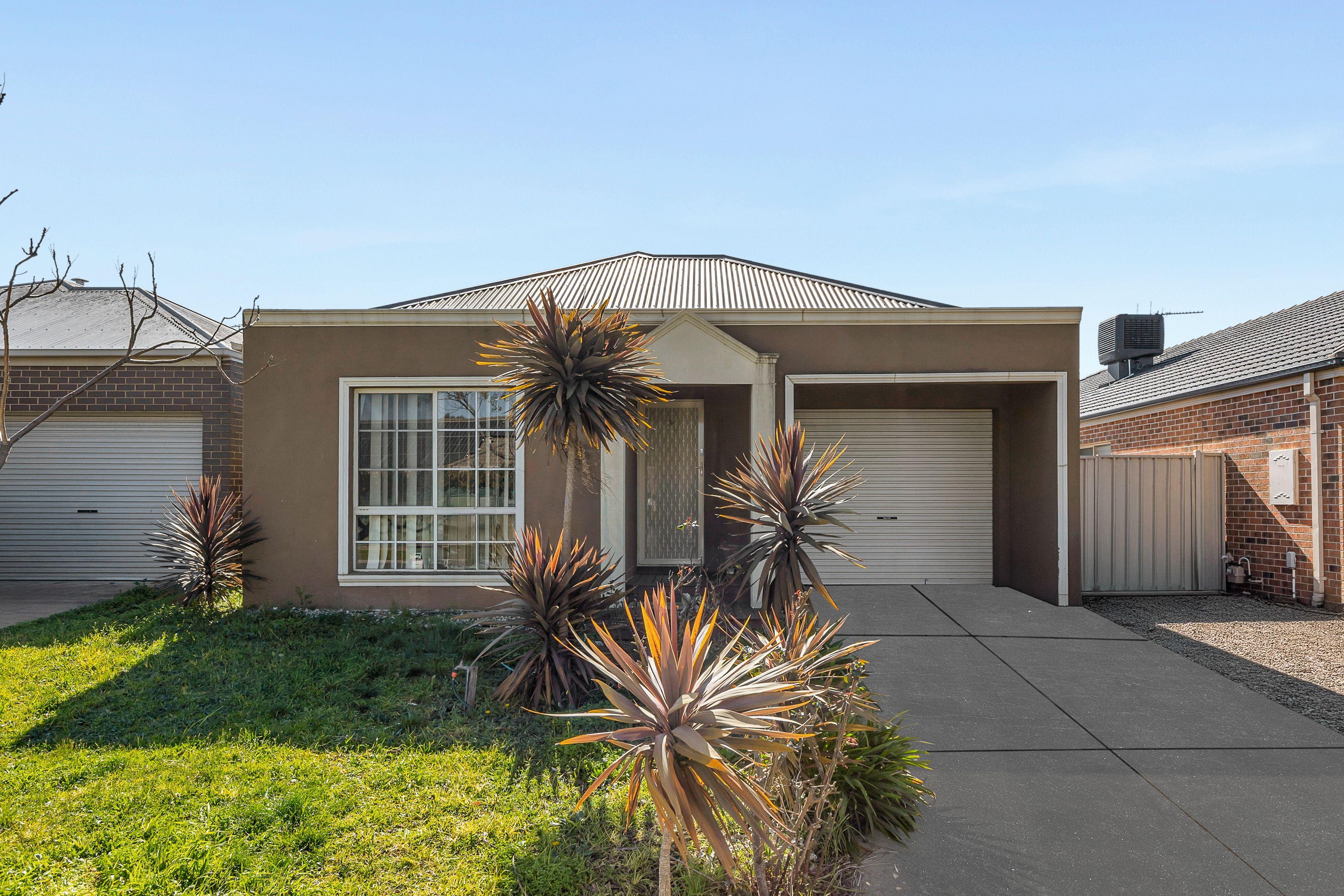Prop-GPT: House: VIC Craigieburn, VIC 3064 Home For Sale