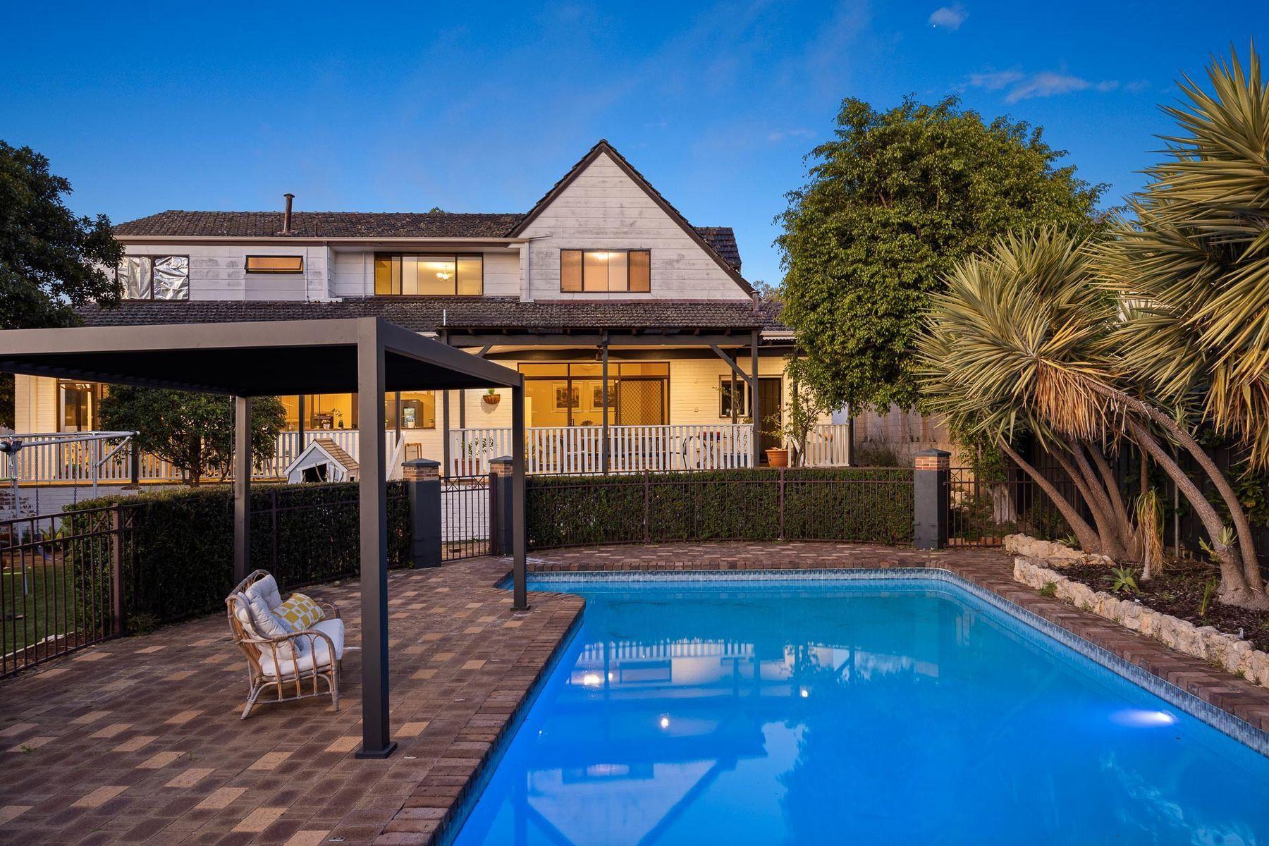 Prop-GPT: House: WA Dalkeith, WA 6009 Home For Sale
