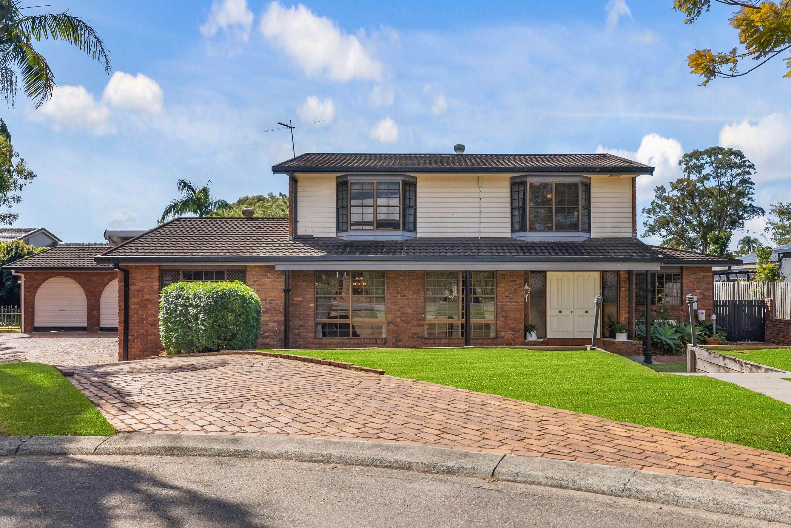 Prop-GPT: House: QLD Bridgeman Downs, QLD 4035 Home For Sale