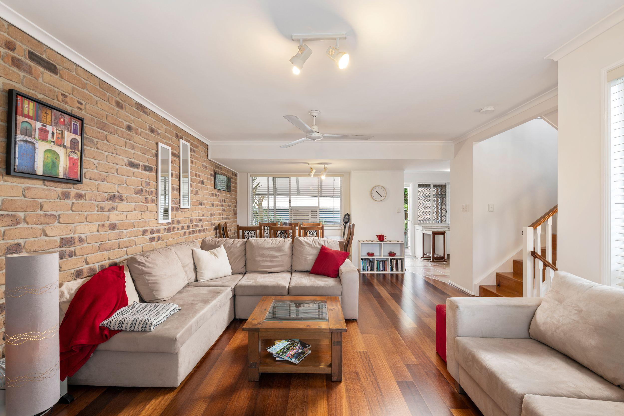Prop-GPT: Townhouse: QLD Alexandra Headland, QLD 4572 Home For Sale