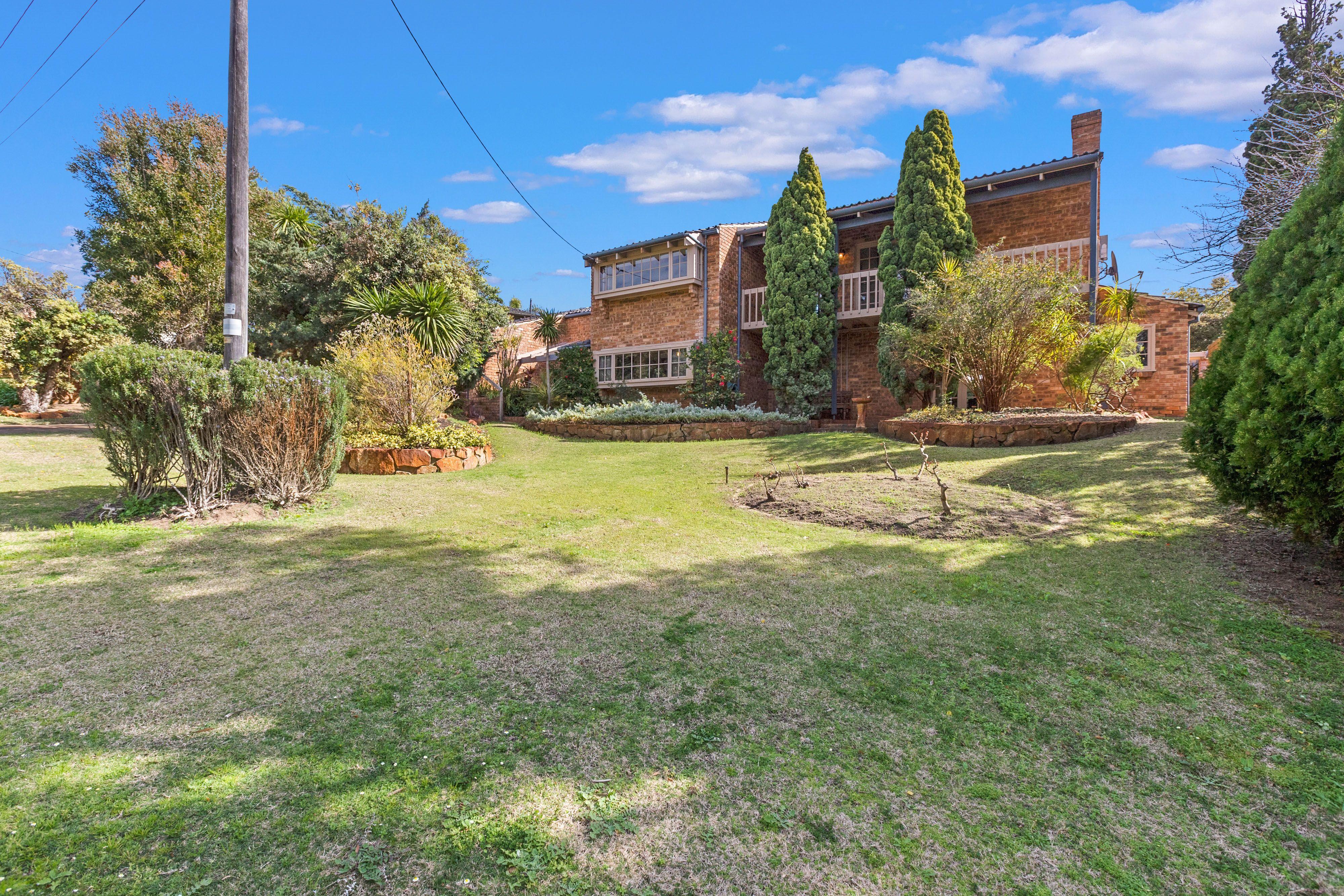 Prop-GPT: House: WA Karrinyup, WA 6018 Home For Sale