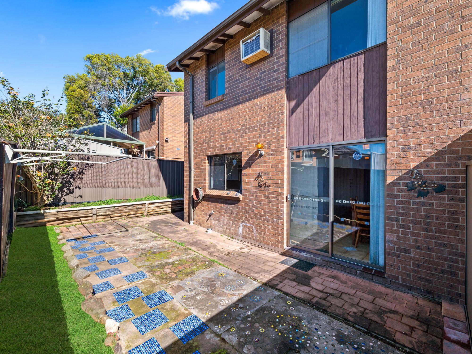 House for Sale: Macquarie Fields, NSW 2564, NSW, 2564
