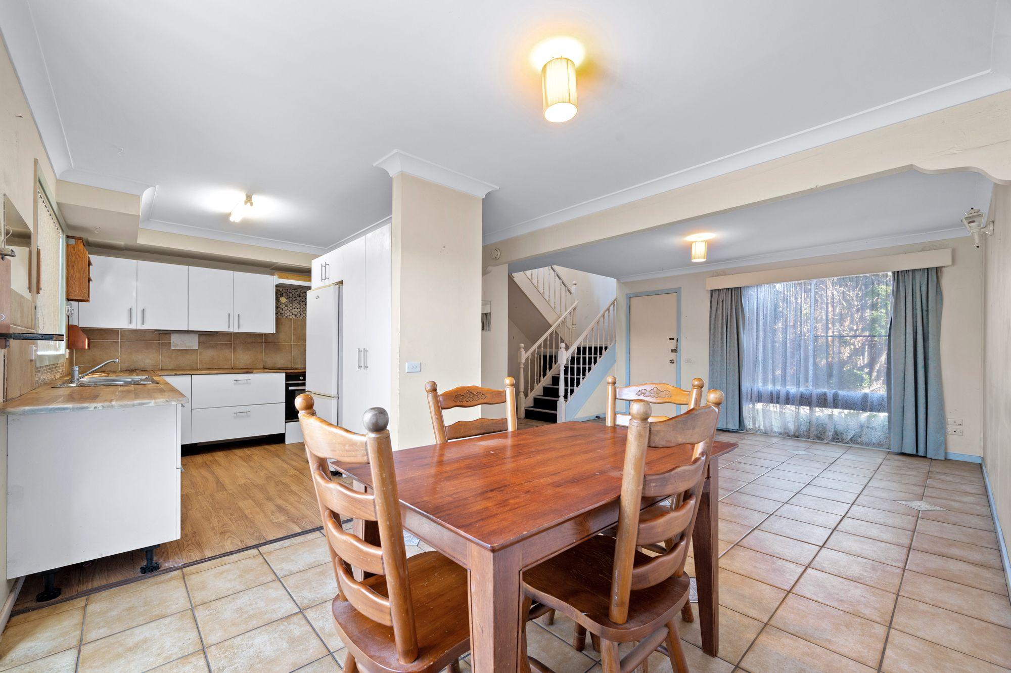 House for Sale: Macquarie Fields, NSW 2564, NSW, 2564
