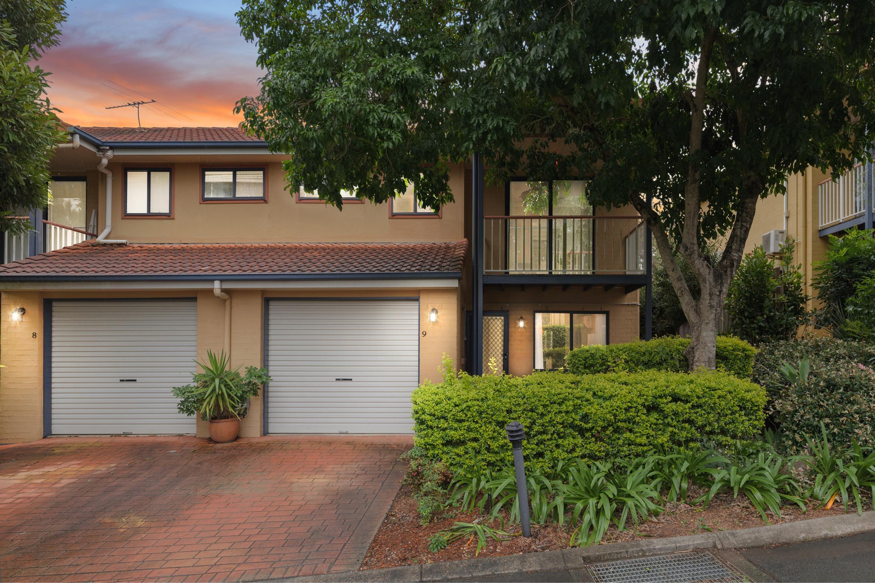 Prop-GPT: Townhouse: QLD Aspley, QLD 4034 Home For Sale