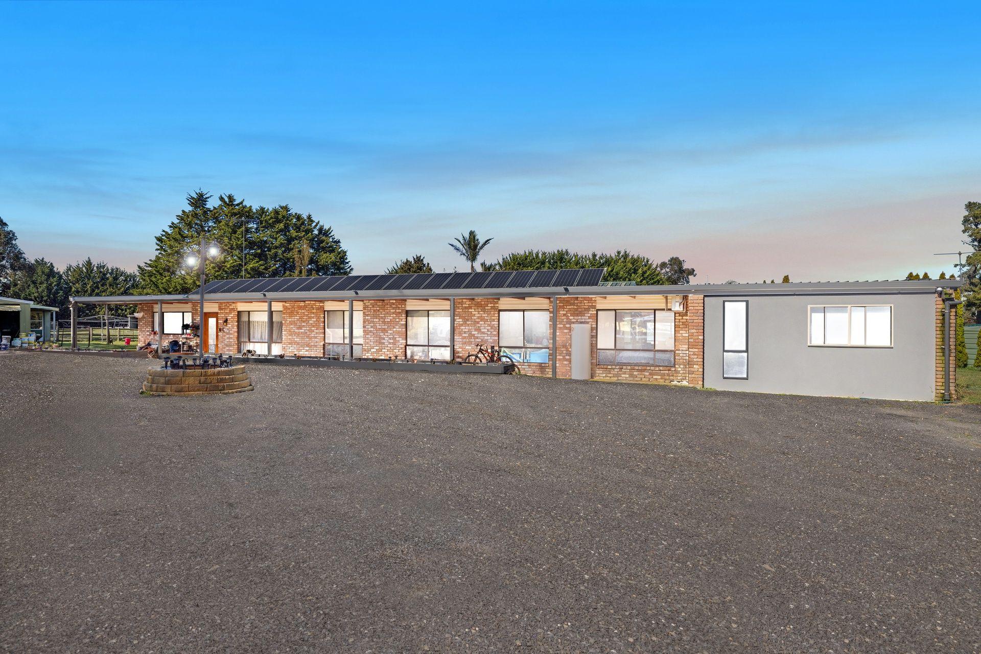 Prop-GPT: Acreage/Semi-Rural: VIC Cranbourne South, VIC 3977 Home For Sale