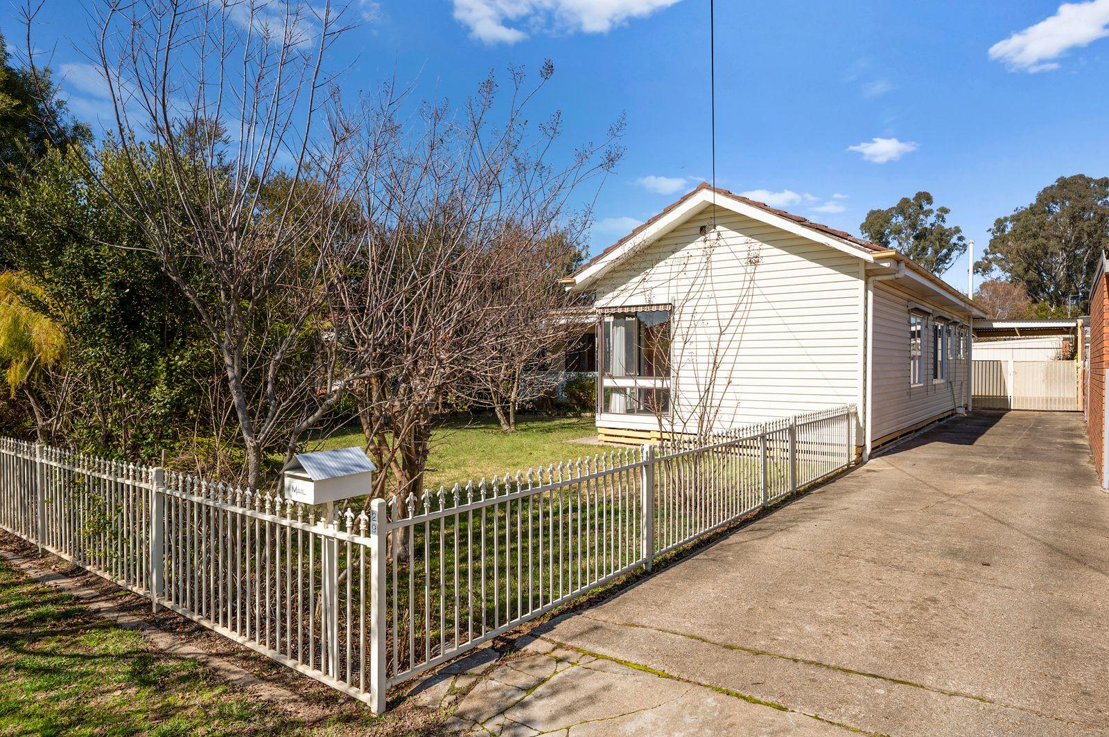 Prop-GPT: House: VIC Benalla, VIC 3672 Home For Sale