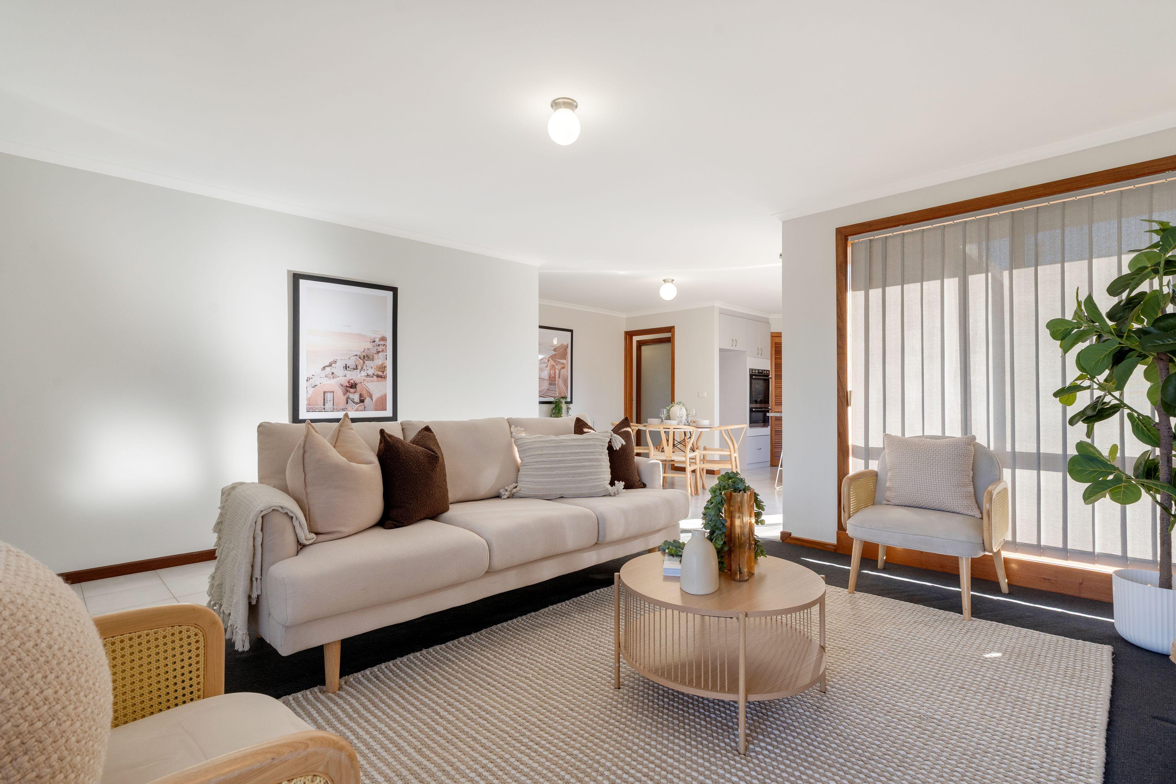 Prop-GPT: House: VIC Craigieburn, VIC 3064 Home For Sale