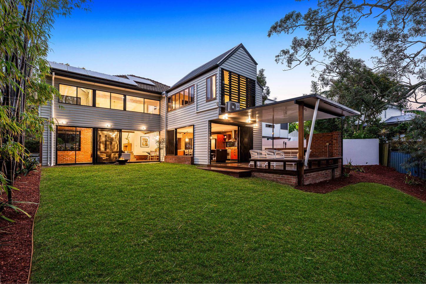 Prop-GPT: House: QLD Camp Hill, QLD 4152 Queensland 4152