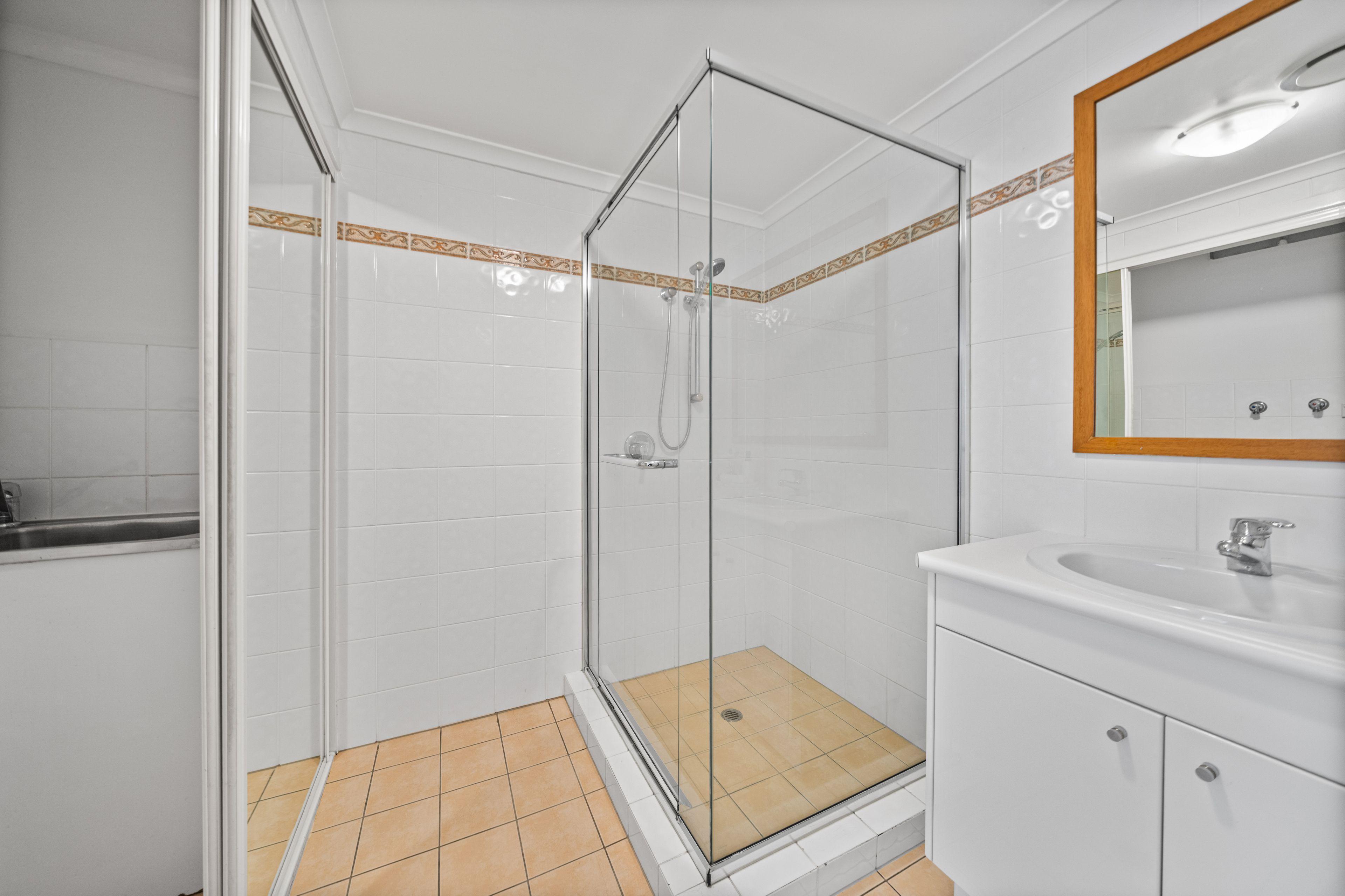 Villa for Sale: Carrara, QLD 4211, QLD, 4211