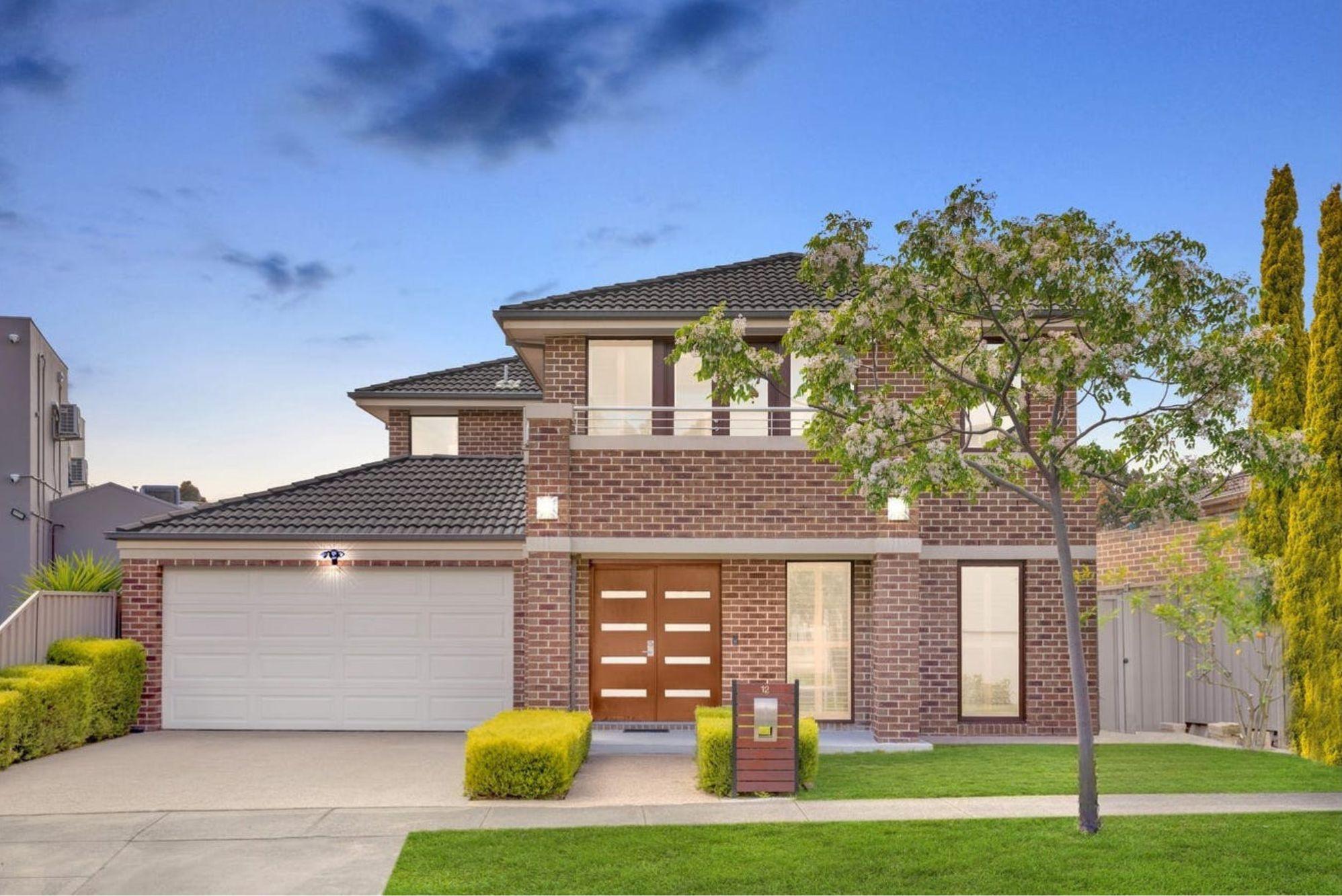 Prop-GPT: House: VIC Roxburgh Park, VIC 3064 Home For Sale
