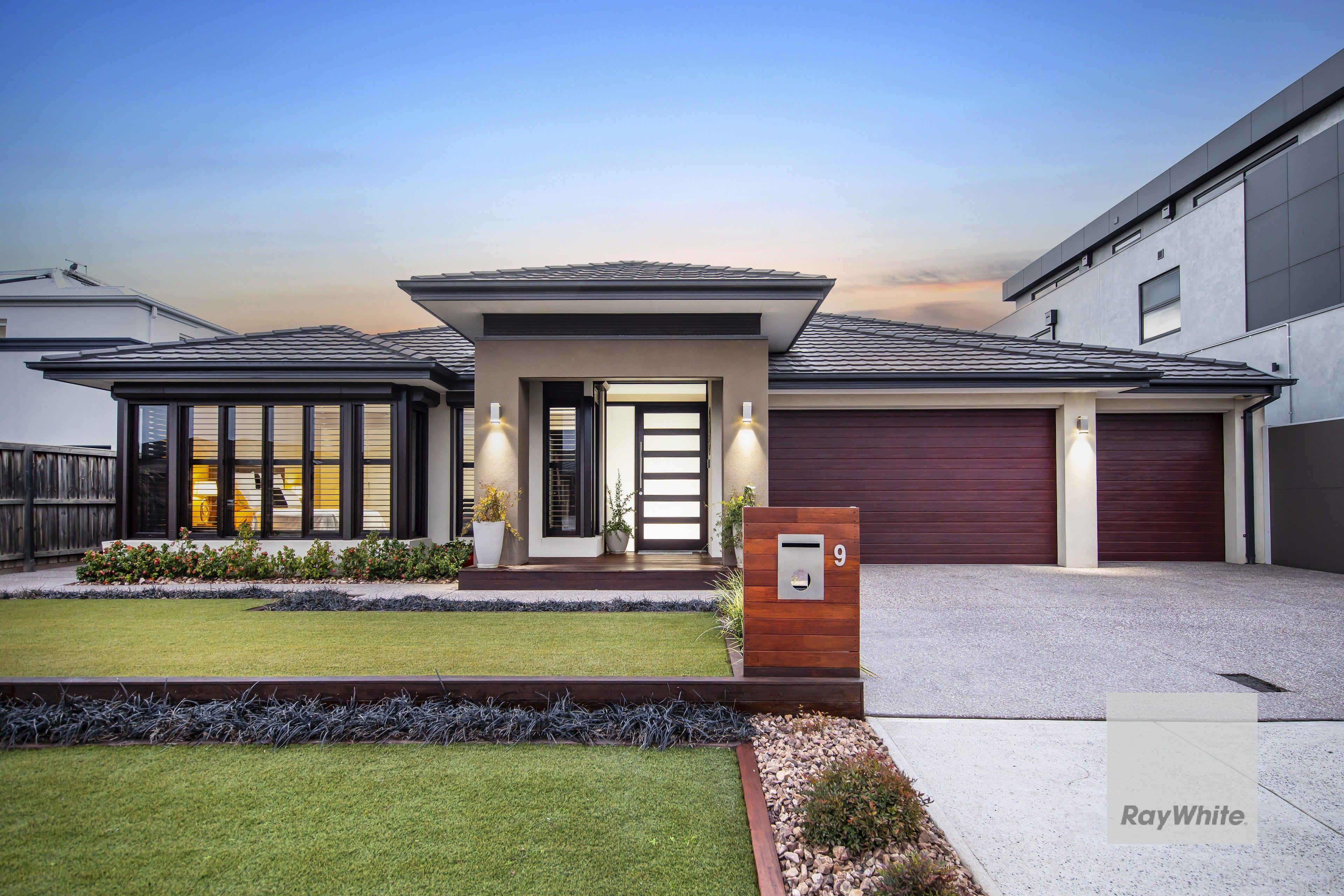 Prop-GPT: House: VIC Taylors Hill, VIC 3037 Home For Sale