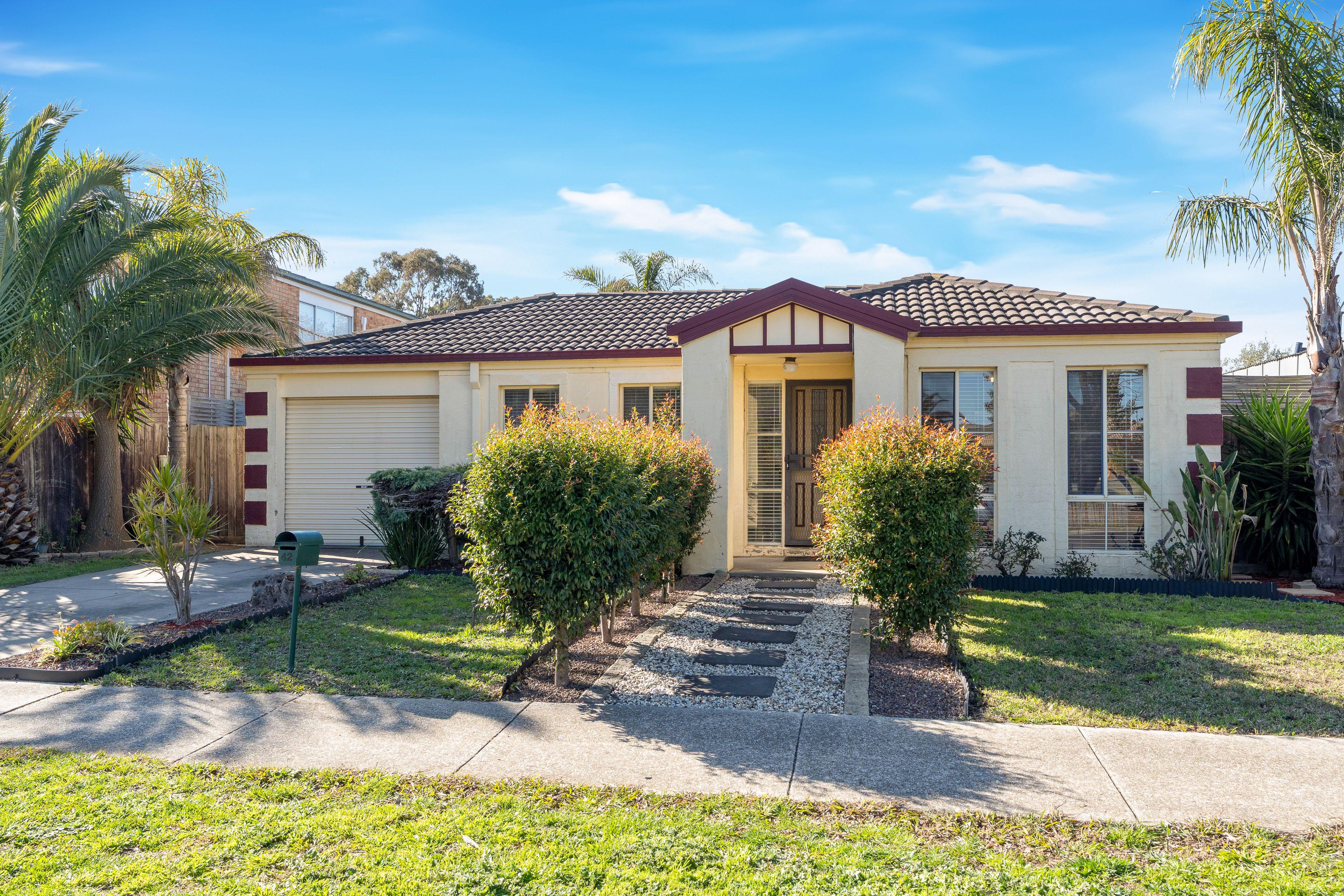 Prop-GPT: House: VIC Roxburgh Park, VIC 3064 Home For Sale