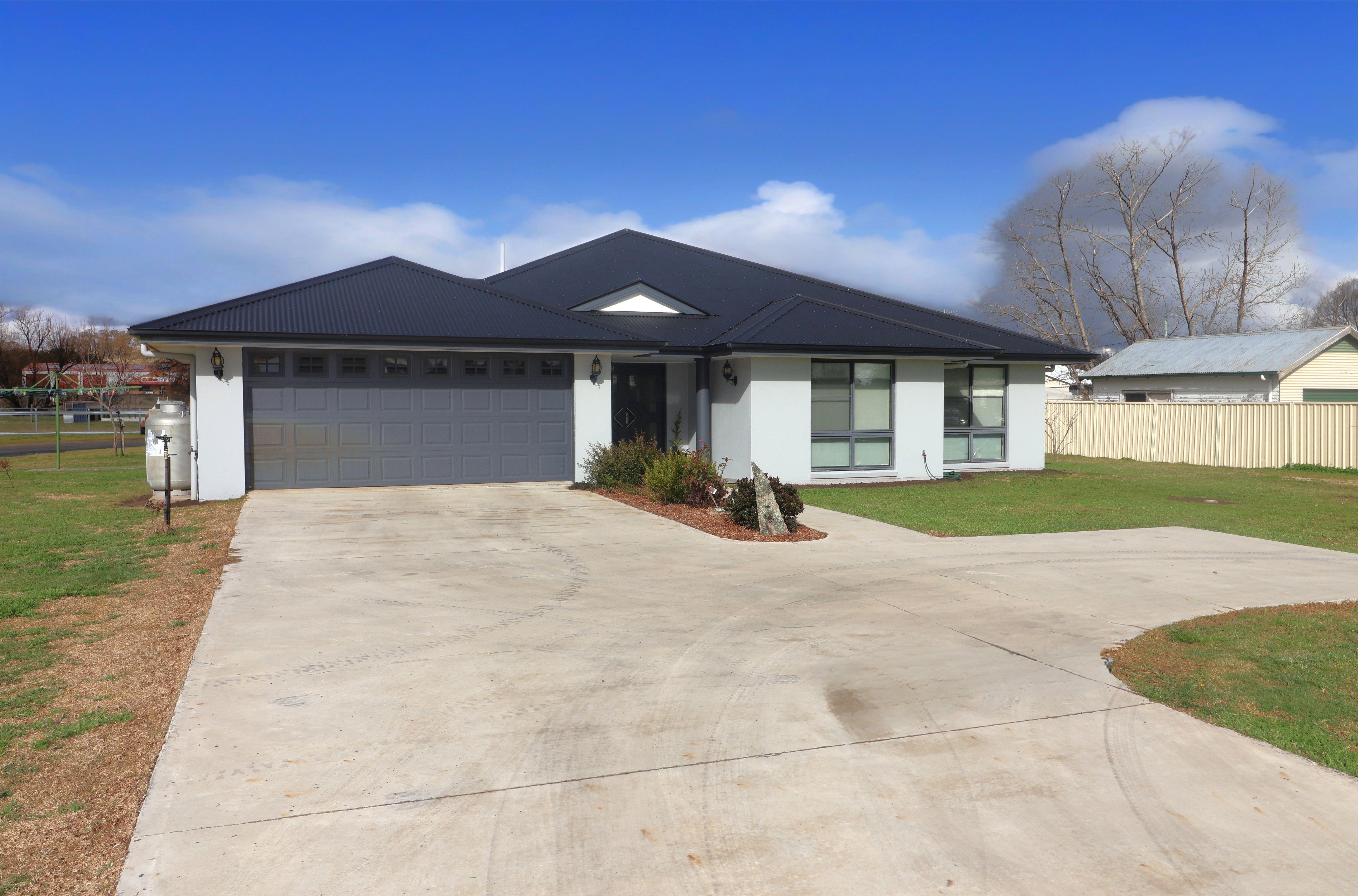 Prop-GPT: House: NSW Glen Innes, NSW 2370 Home For Sale