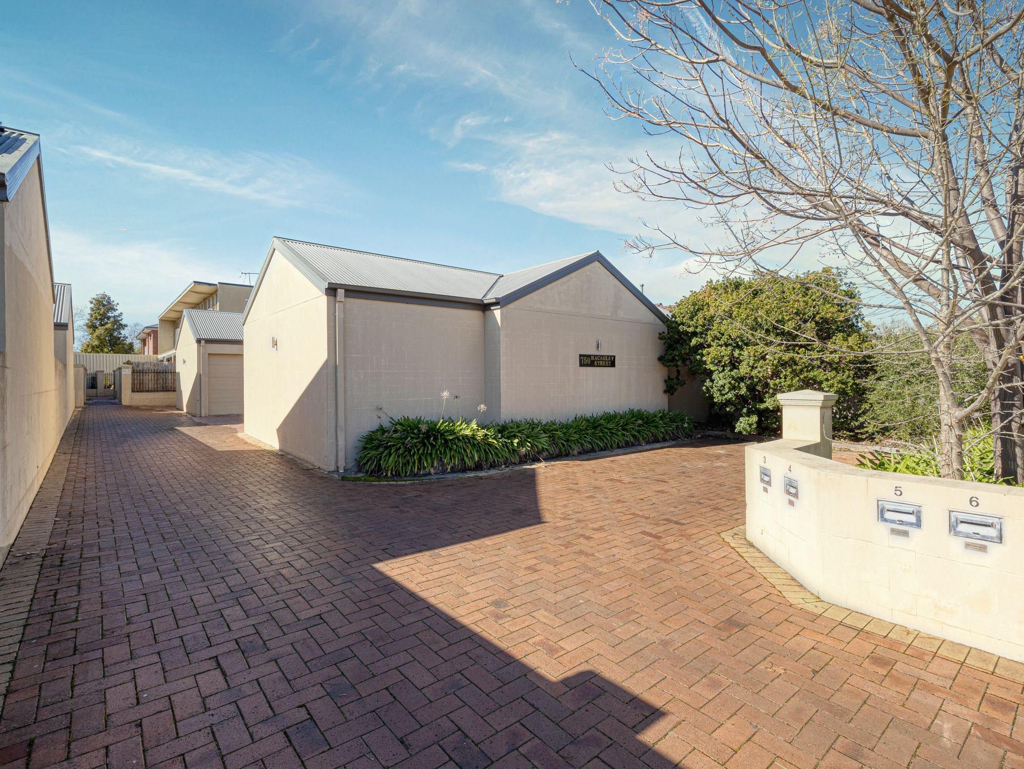 Townhouse for Sale: East Albury, NSW 2640, NSW, 2640