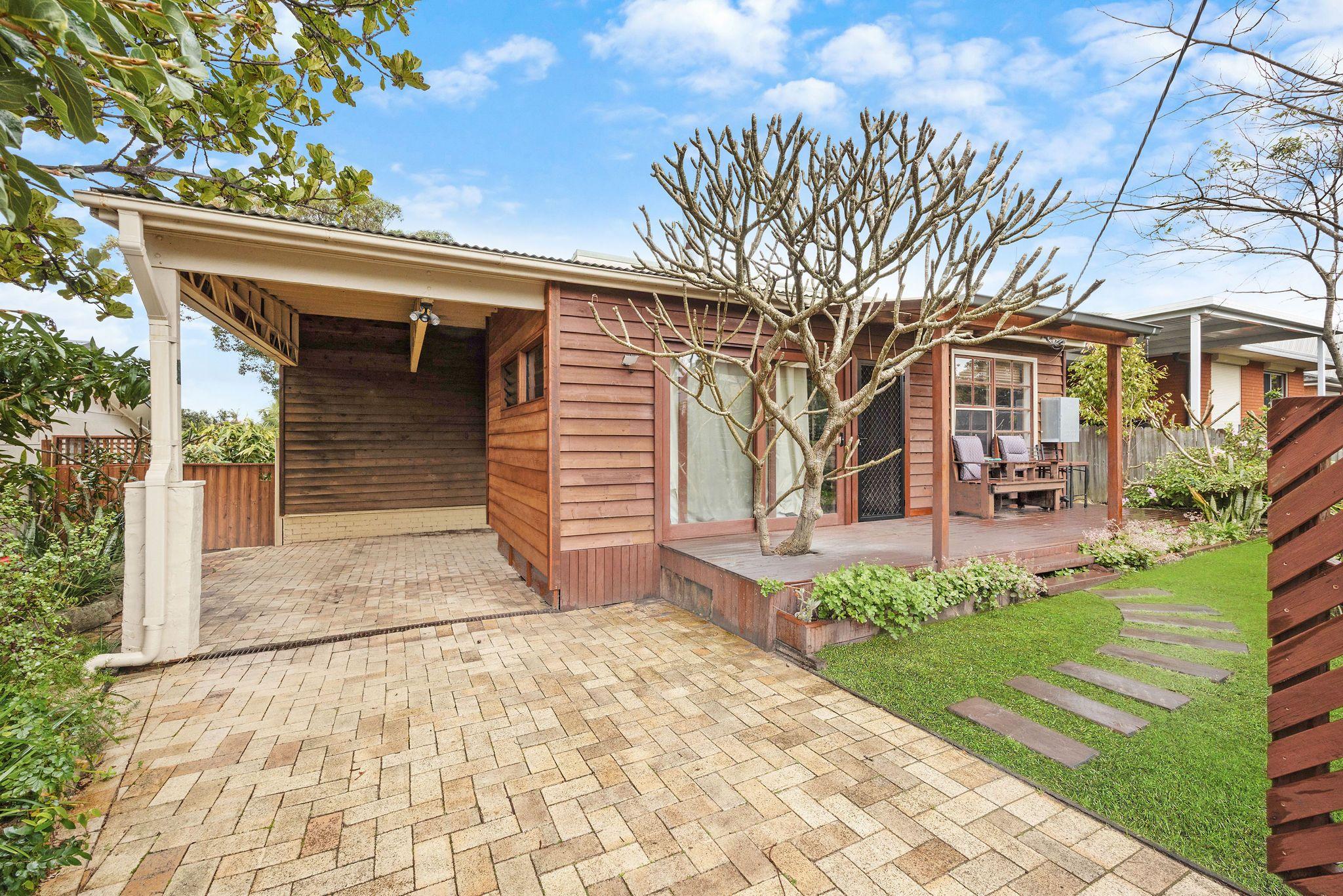 Prop-GPT: House: NSW Killarney Vale, NSW 2261 Home For Sale