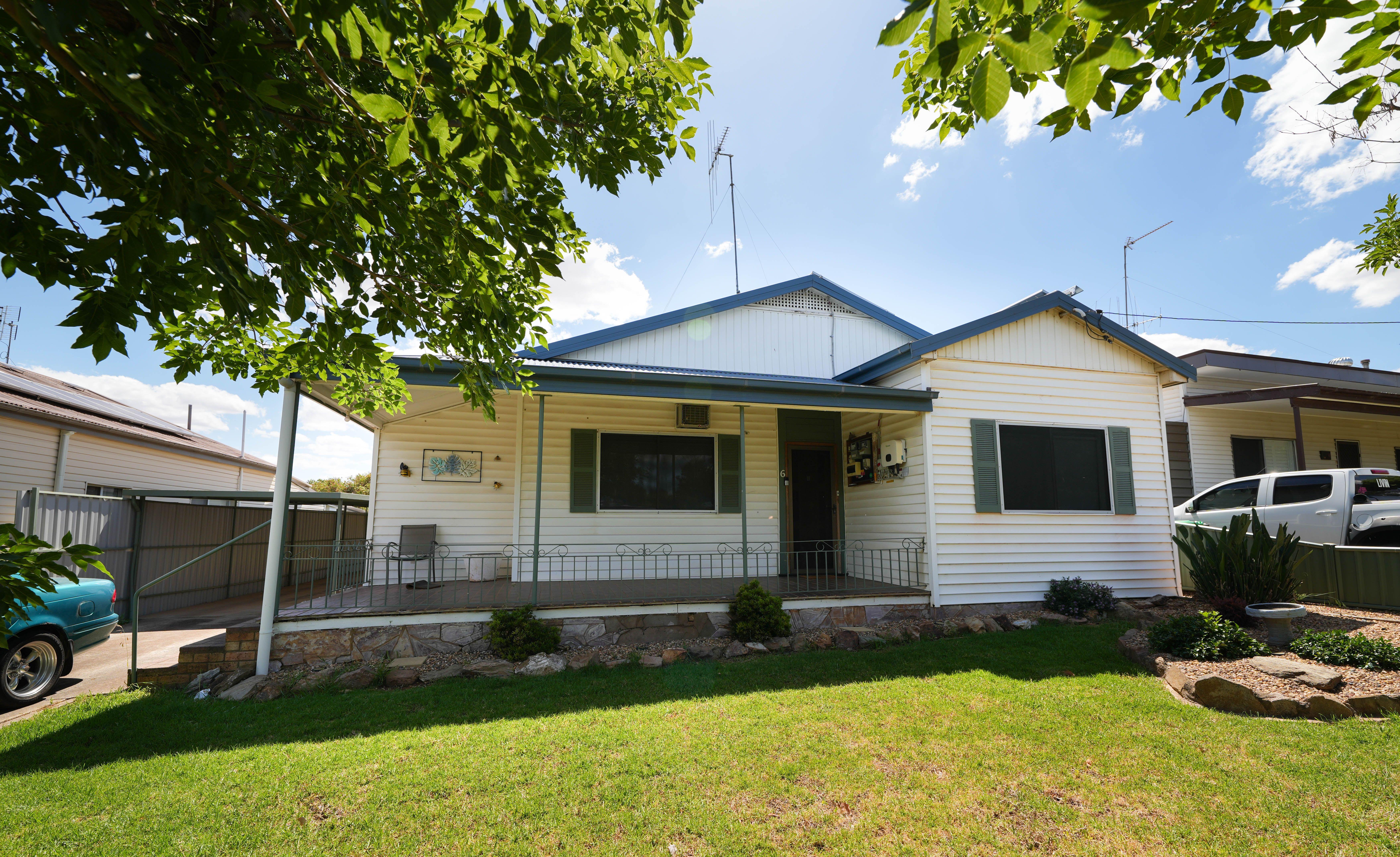 Prop-GPT: House: NSW Parkes, NSW 2870 Home For Sale